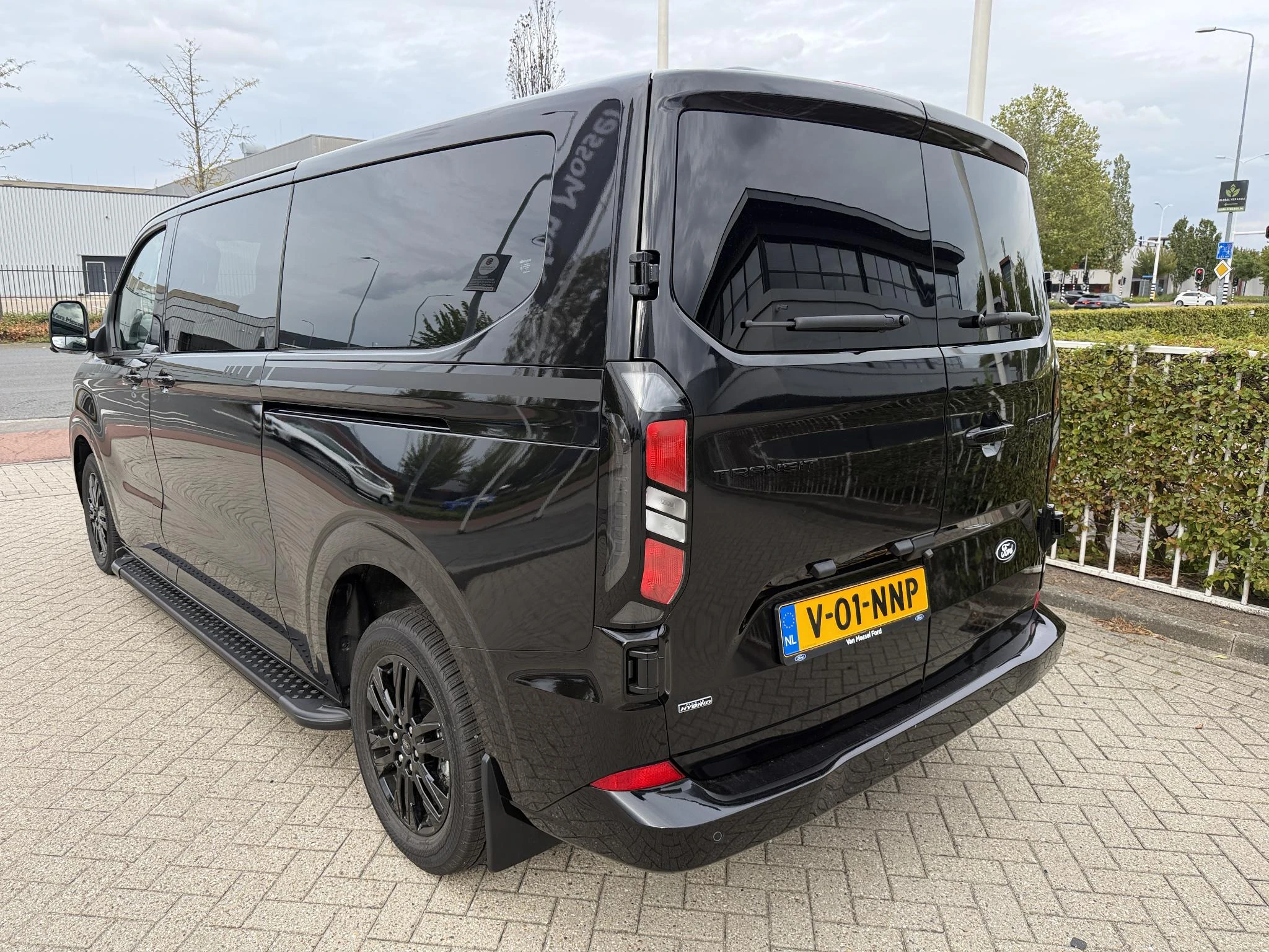 Ford-Transit Custom-image-2