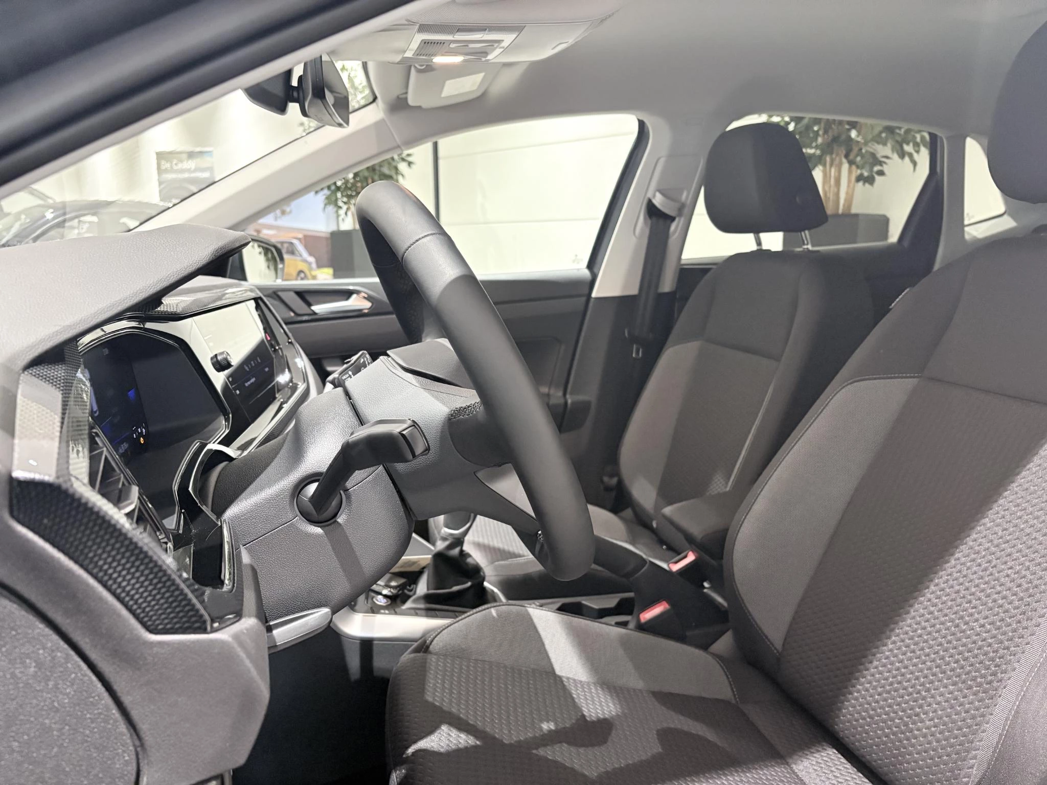 Volkswagen-Polo-image-9