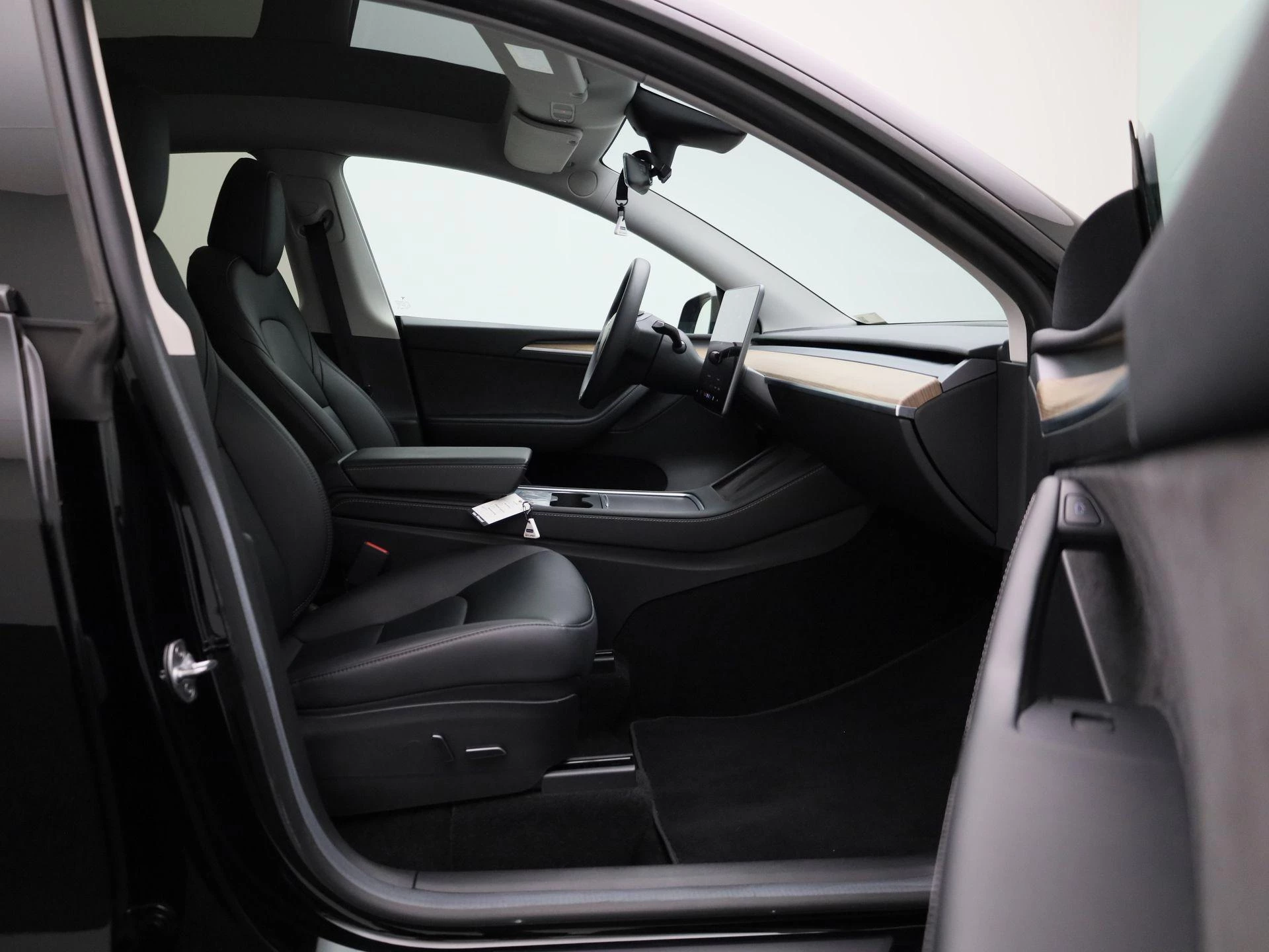 Tesla Model Y Hinterradantrieb RWD