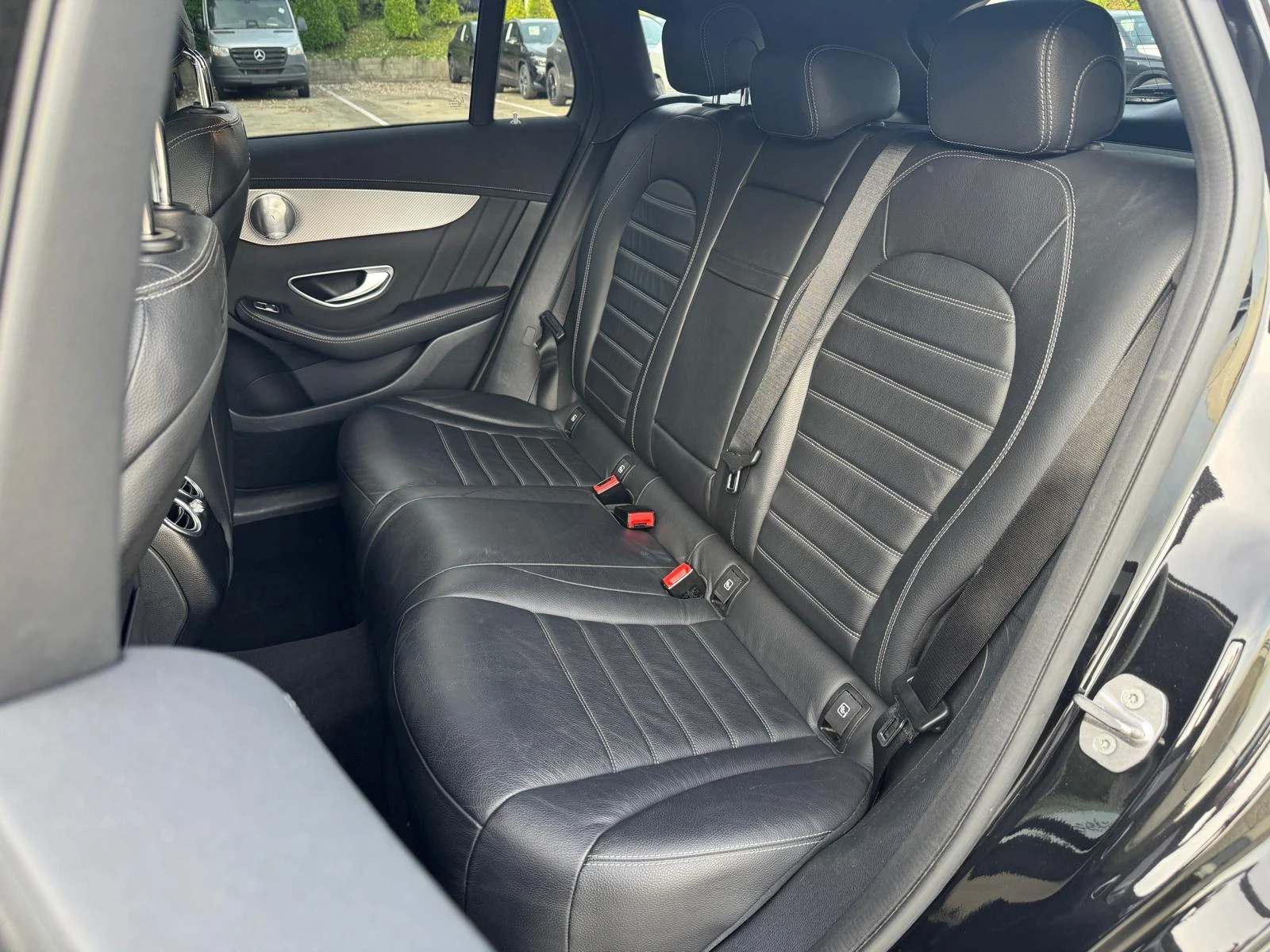Mercedes-Benz-EQC-image-9