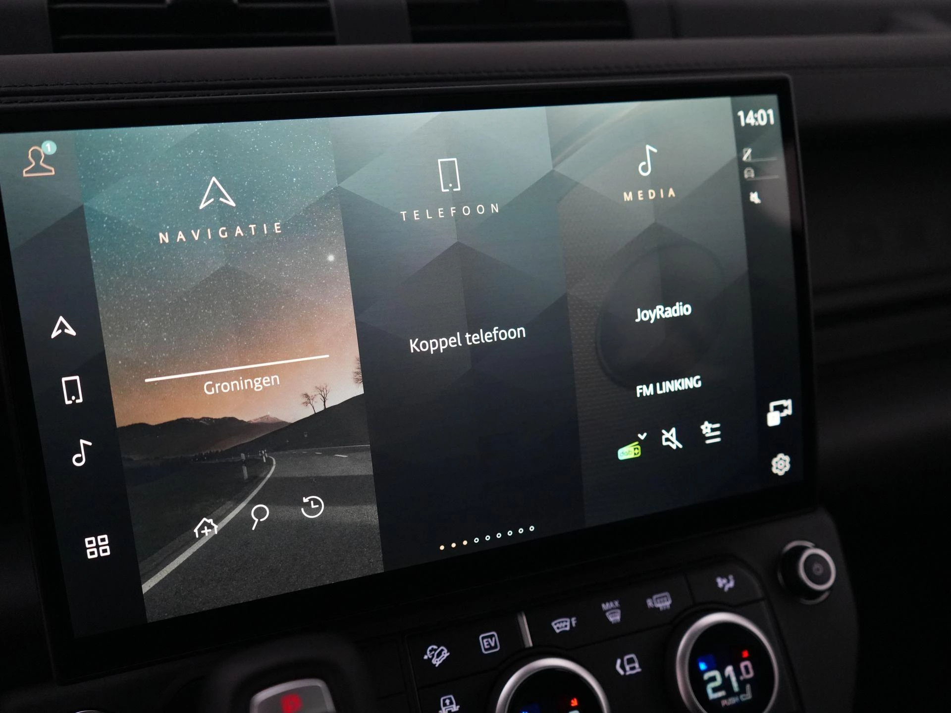 Land Rover-Defender-image-19