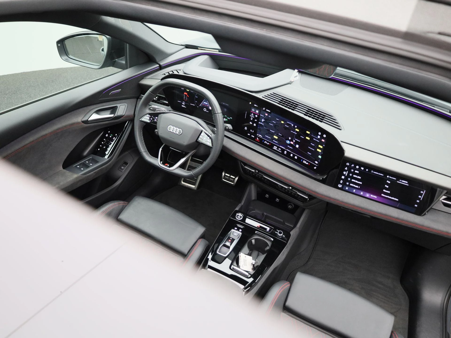 Audi-Q6 e-tron-image-54