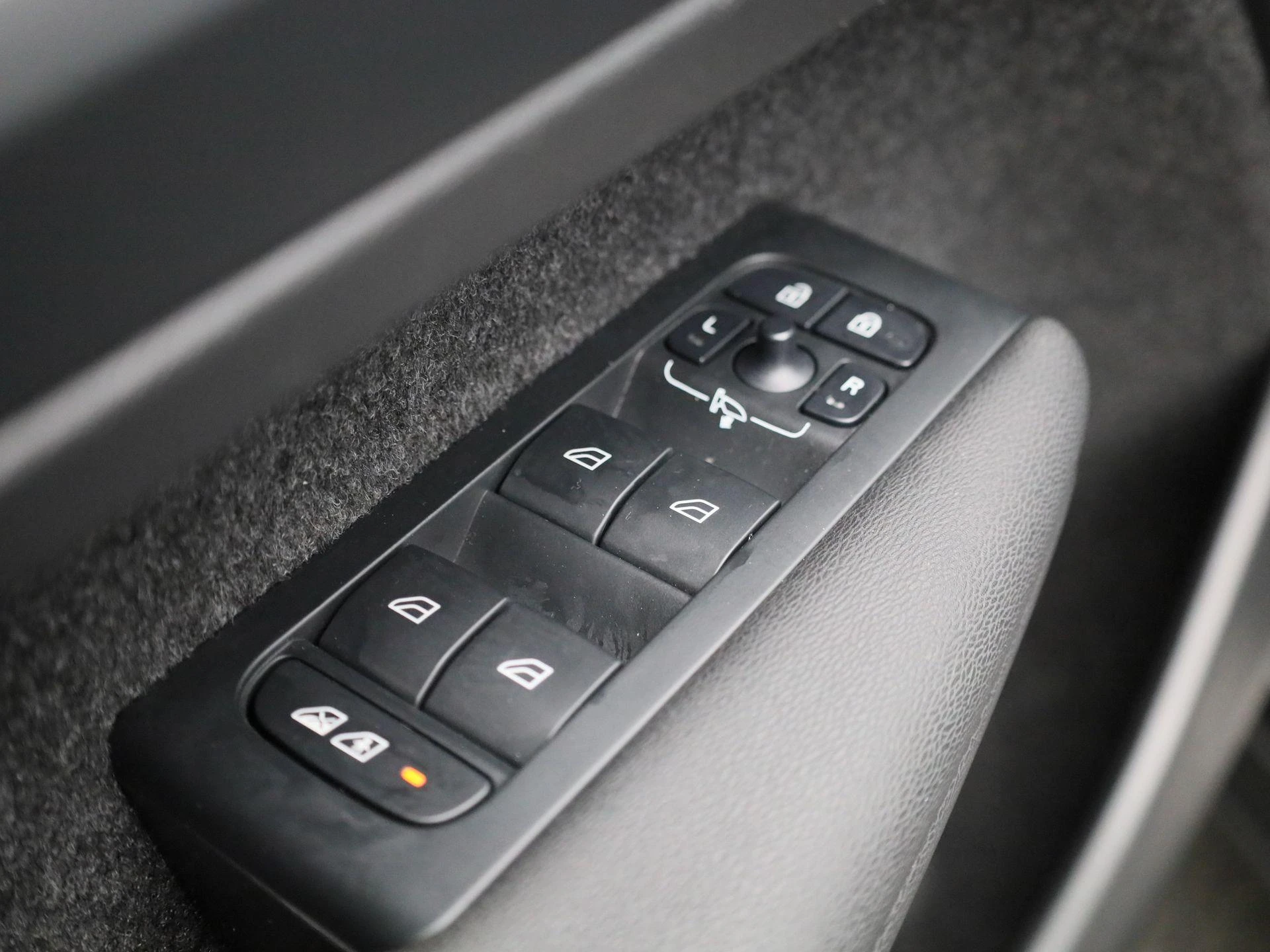 Volvo-XC40-image-28