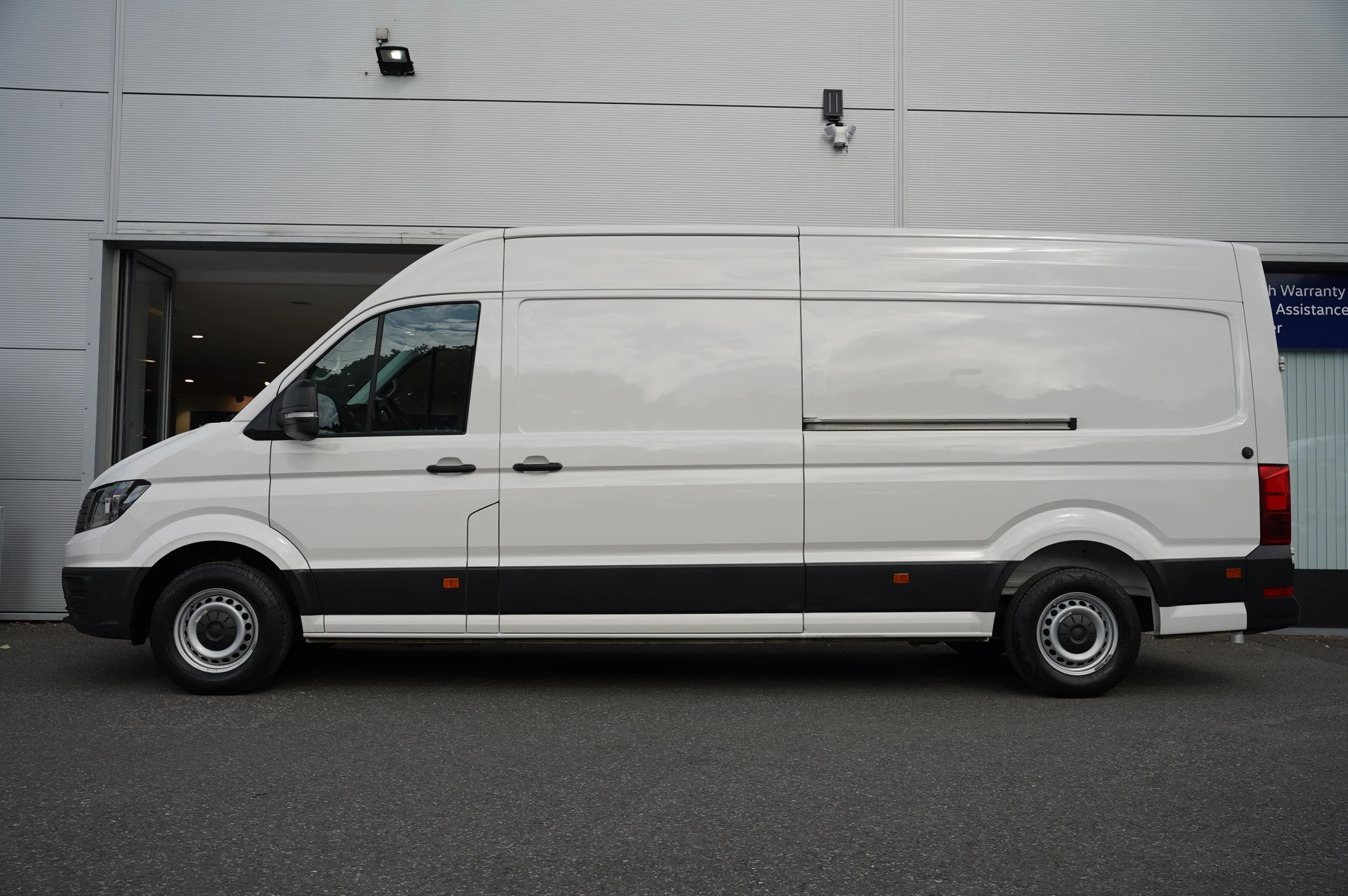 Volkswagen-Crafter-image-14