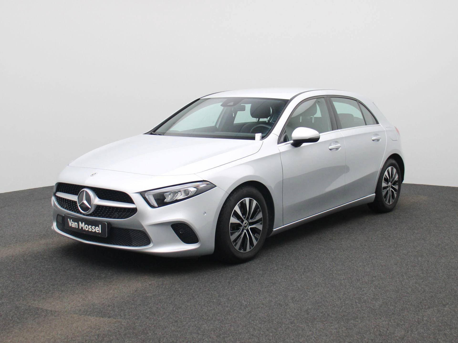 Mercedes-Benz-A-Klasse-image-0