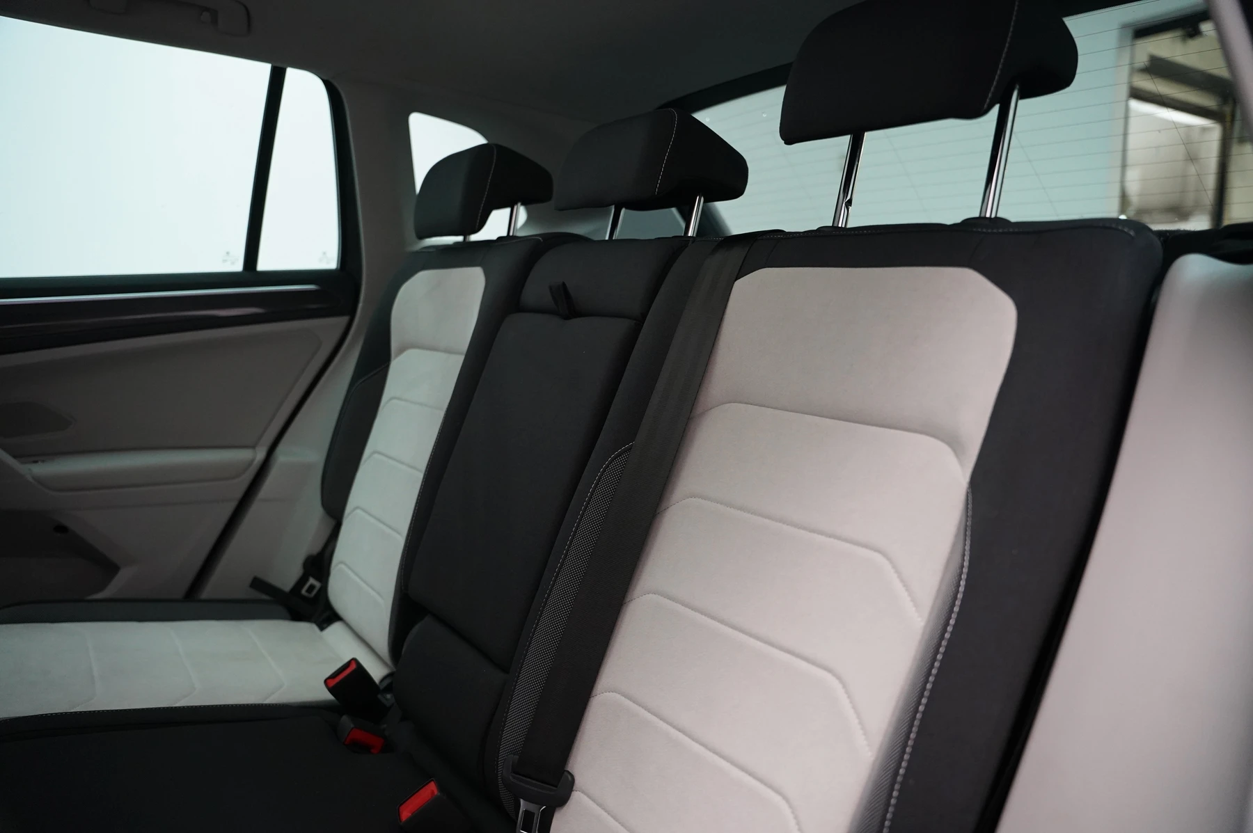 Volkswagen-Tiguan-image-28