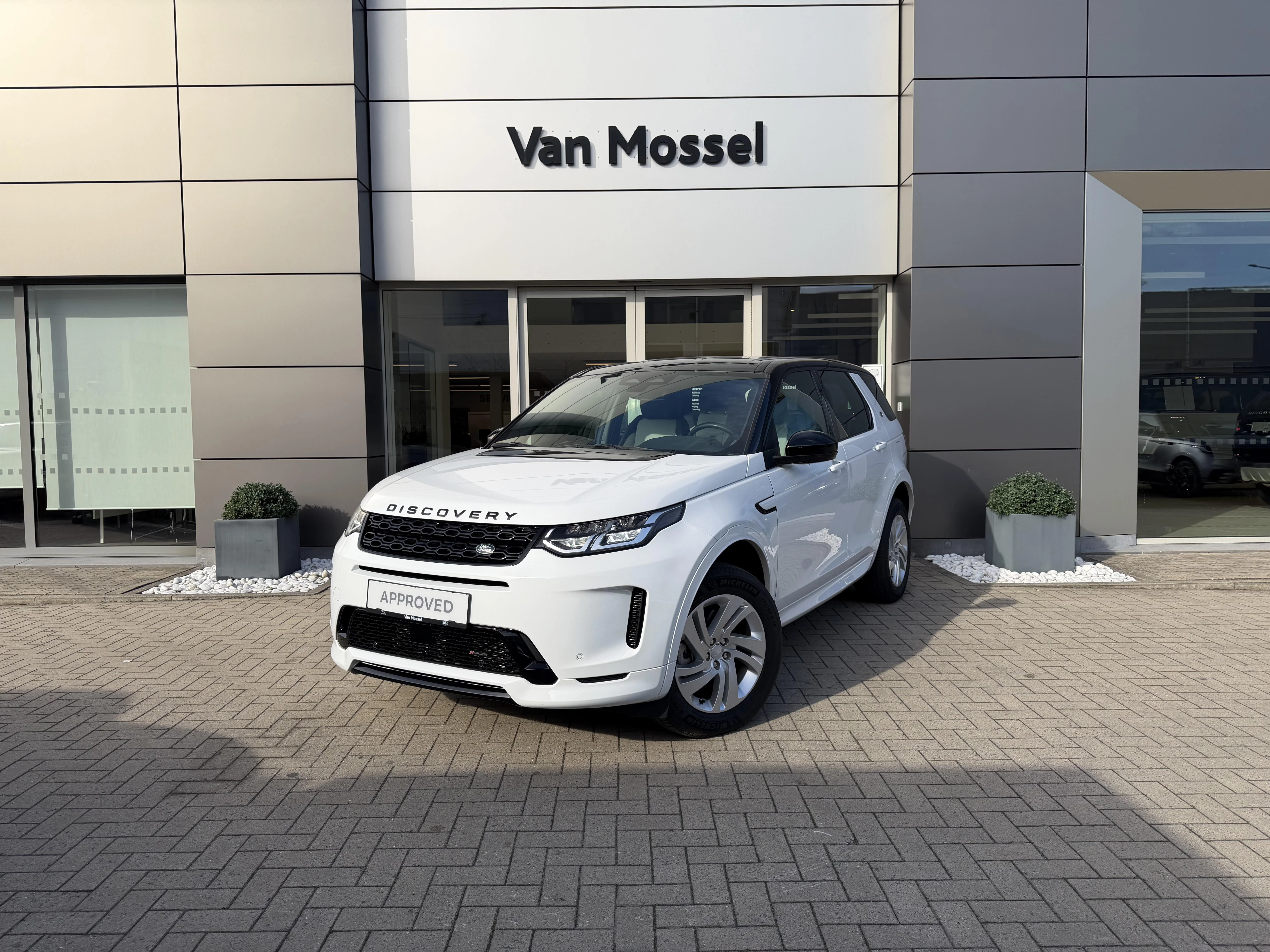 Land Rover-Discovery Sport-image-0