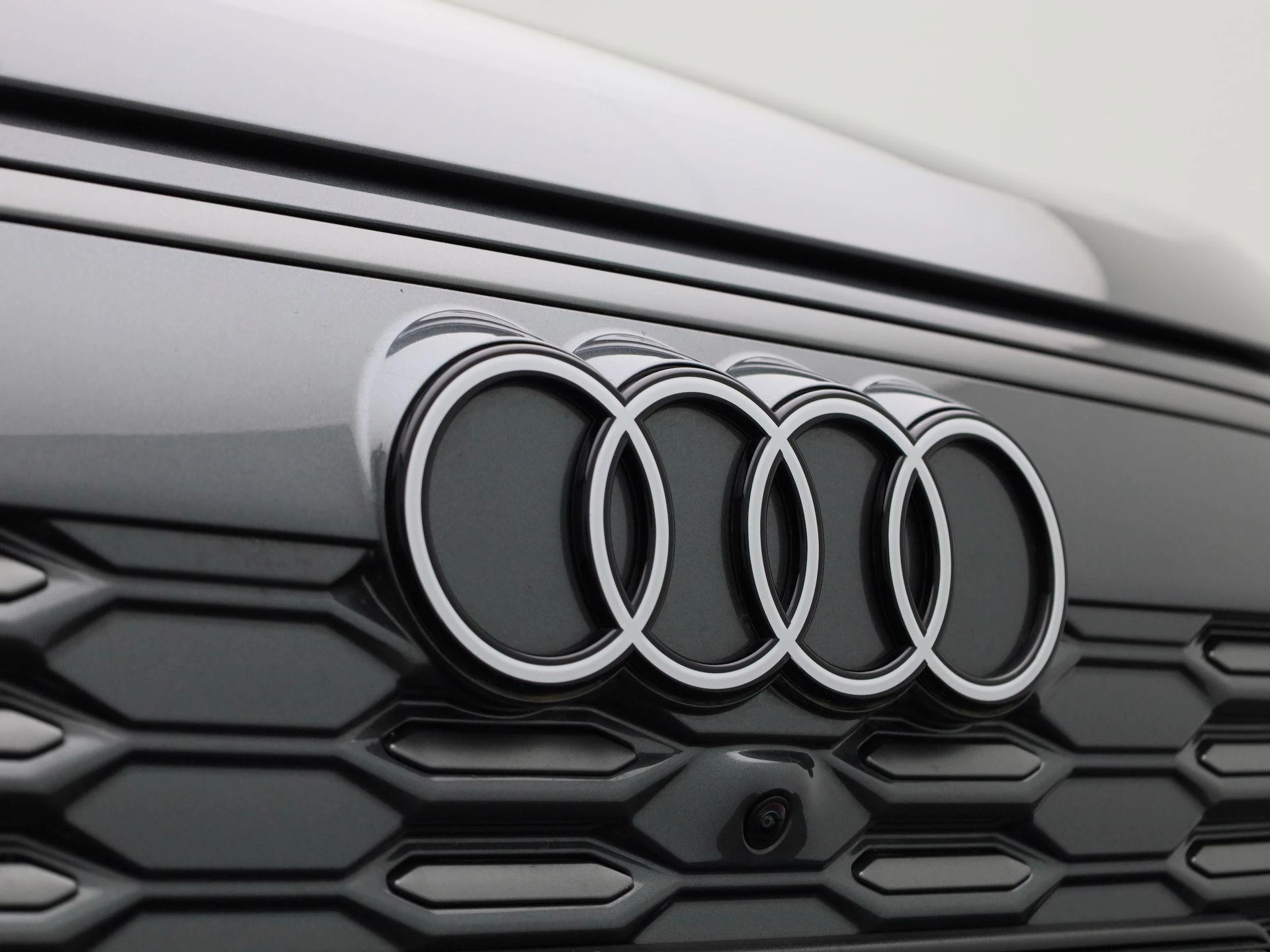 Audi-Q6 e-tron-image-51