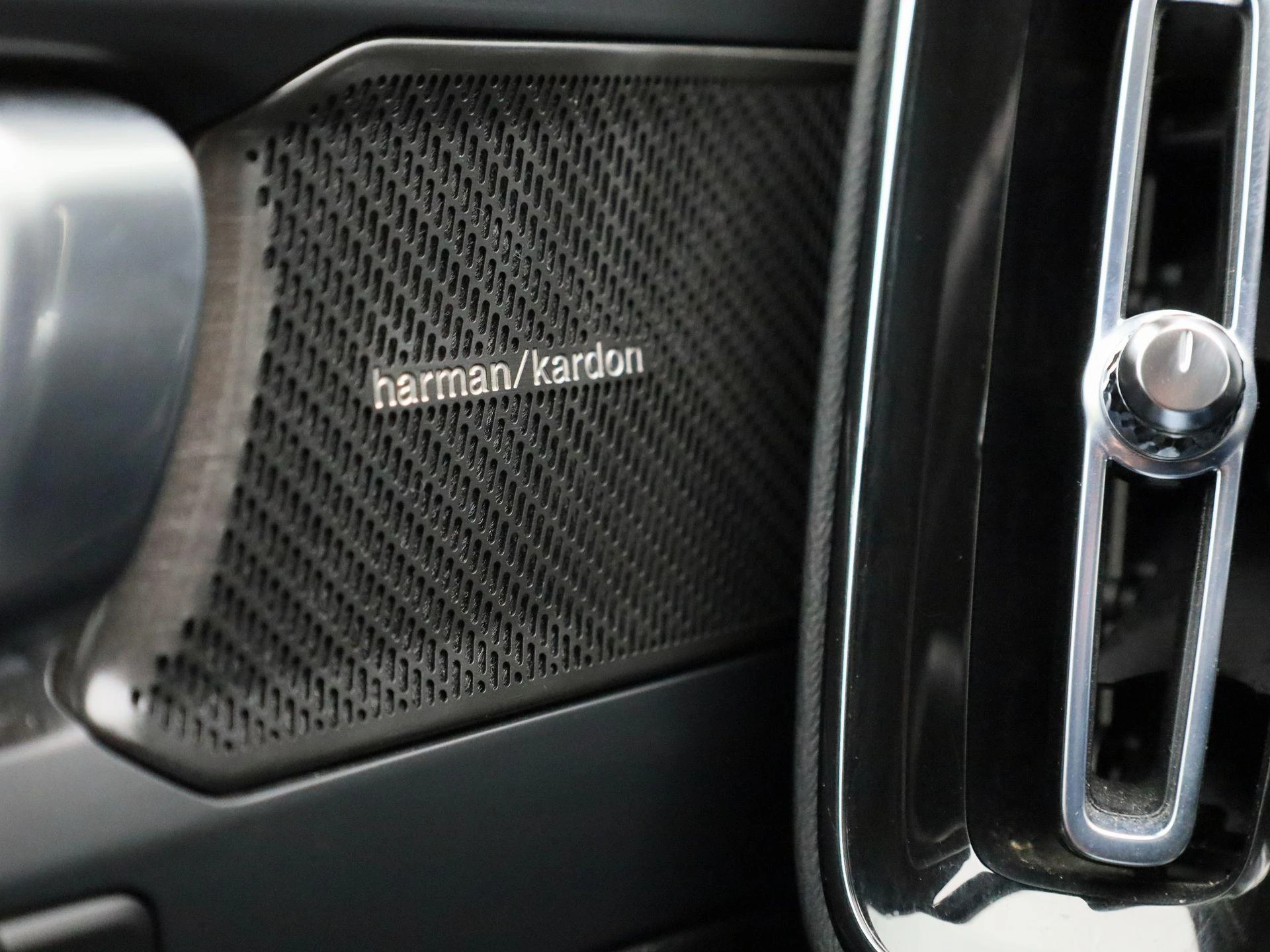 Volvo-XC40-image-29