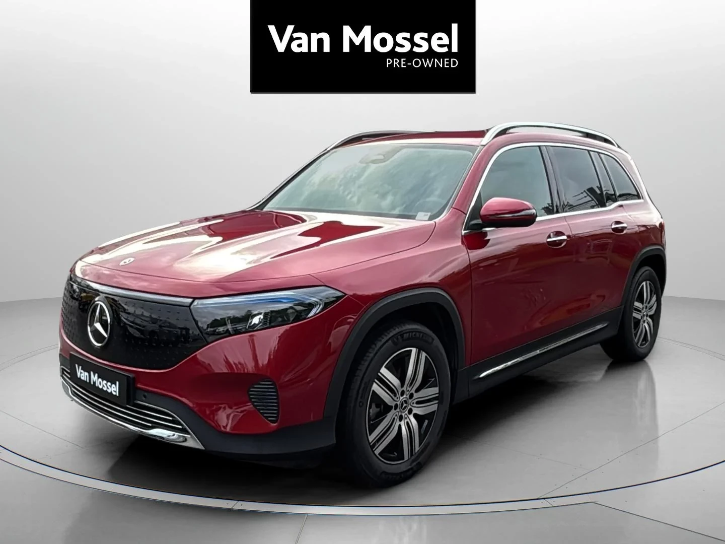 Mercedes-Benz-EQB-image-0