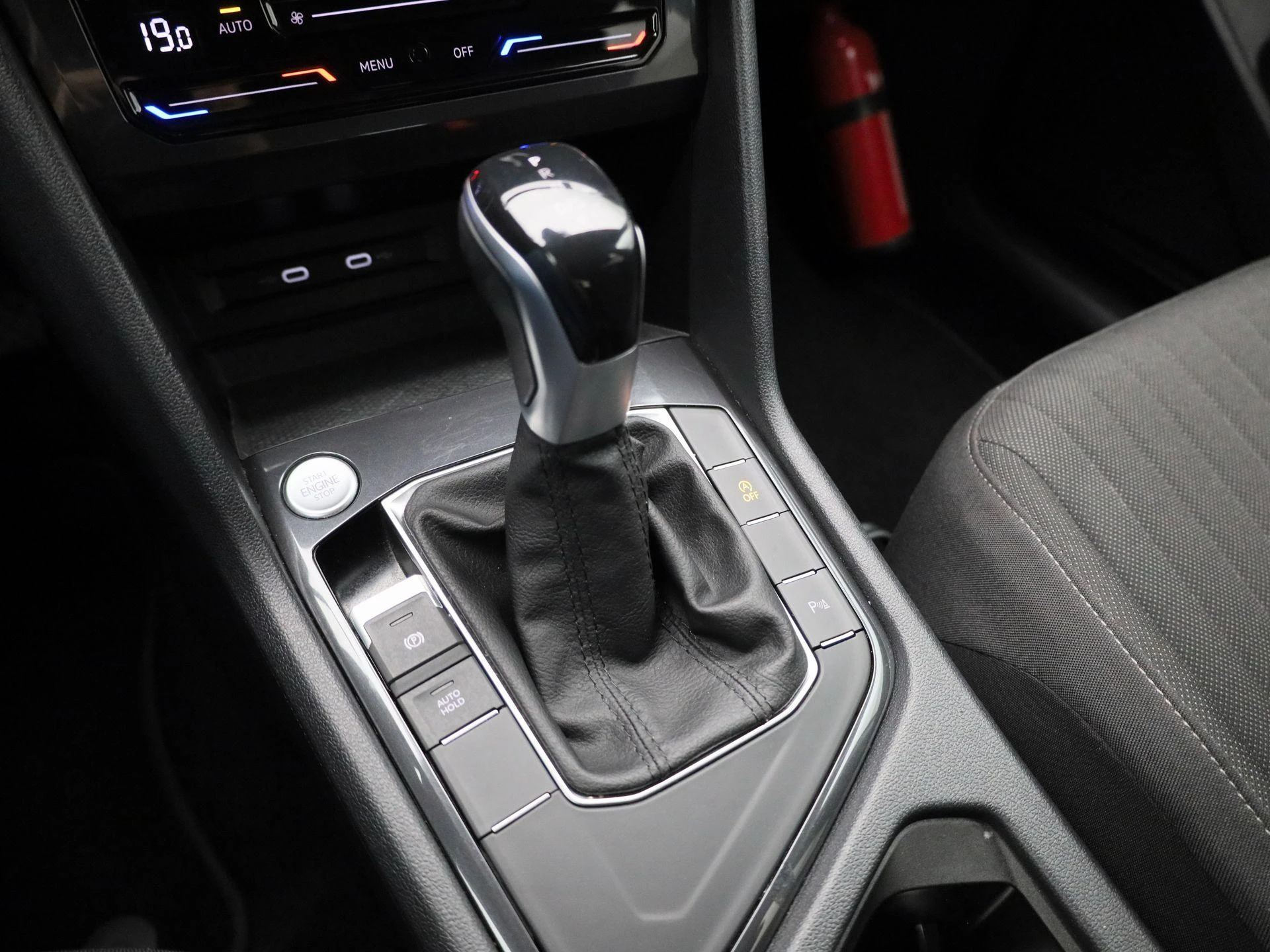 Volkswagen-Tiguan-image-28