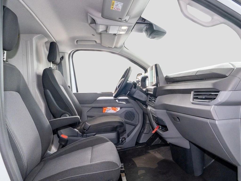 Volkswagen-Transporter-image-4