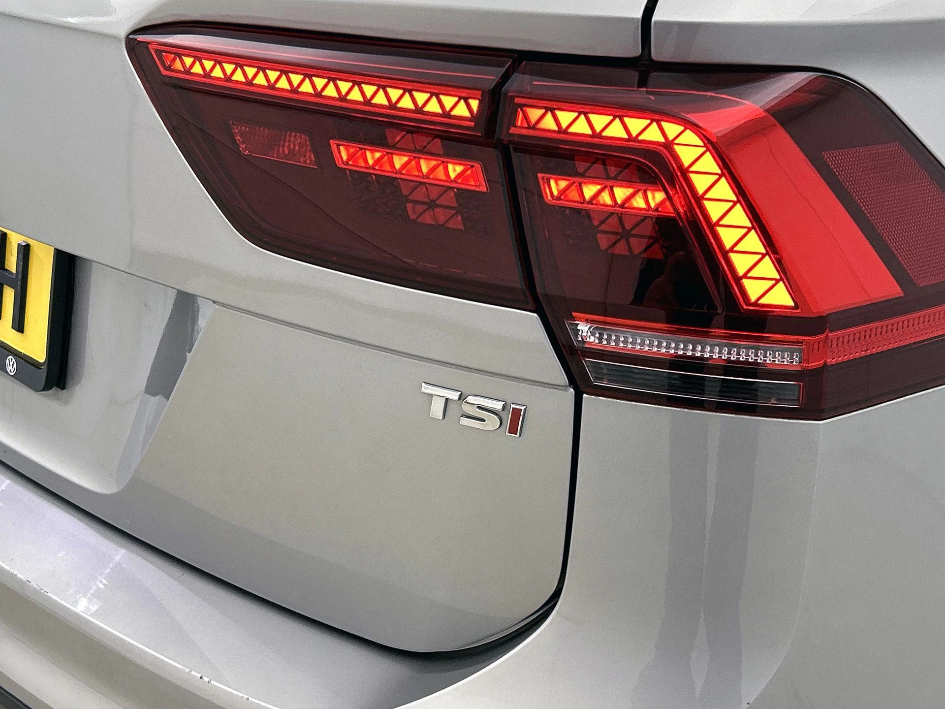 Volkswagen-Tiguan-image-26