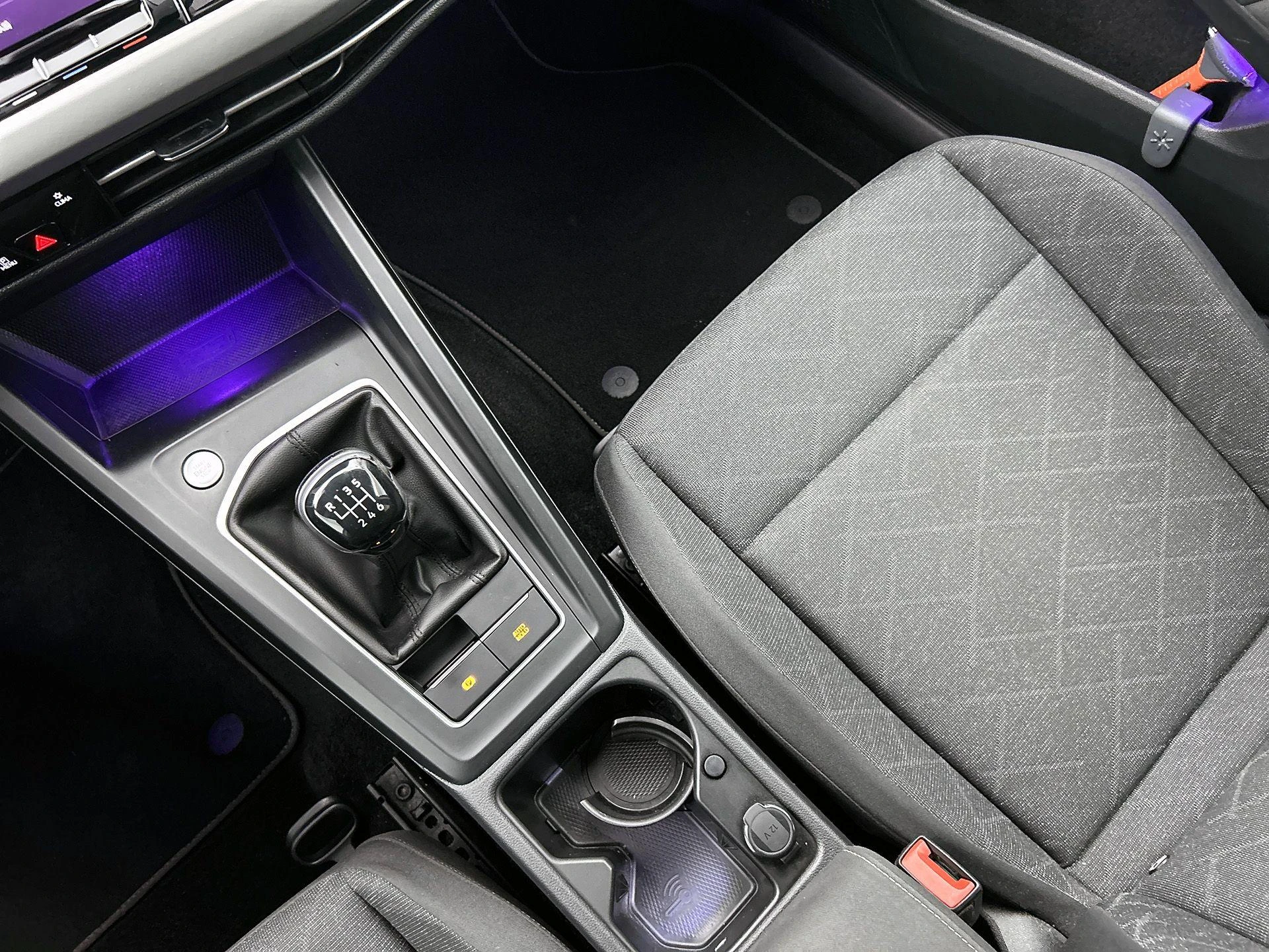 Volkswagen-Golf-image-11