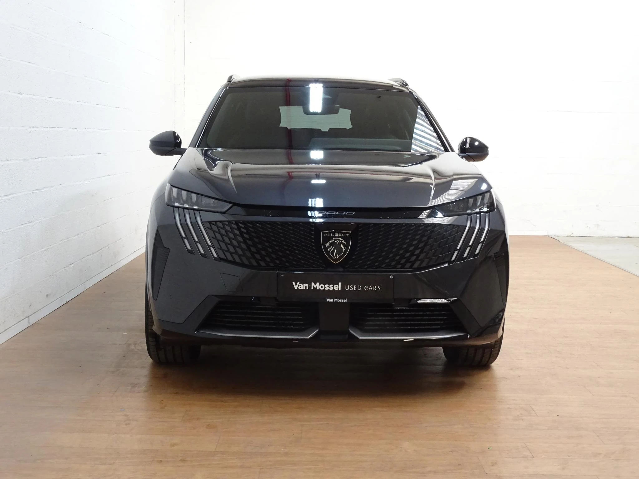Peugeot-e-5008-image-7