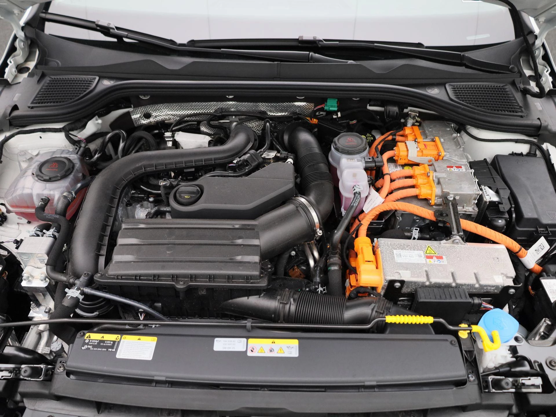 Volkswagen-Golf-image-42