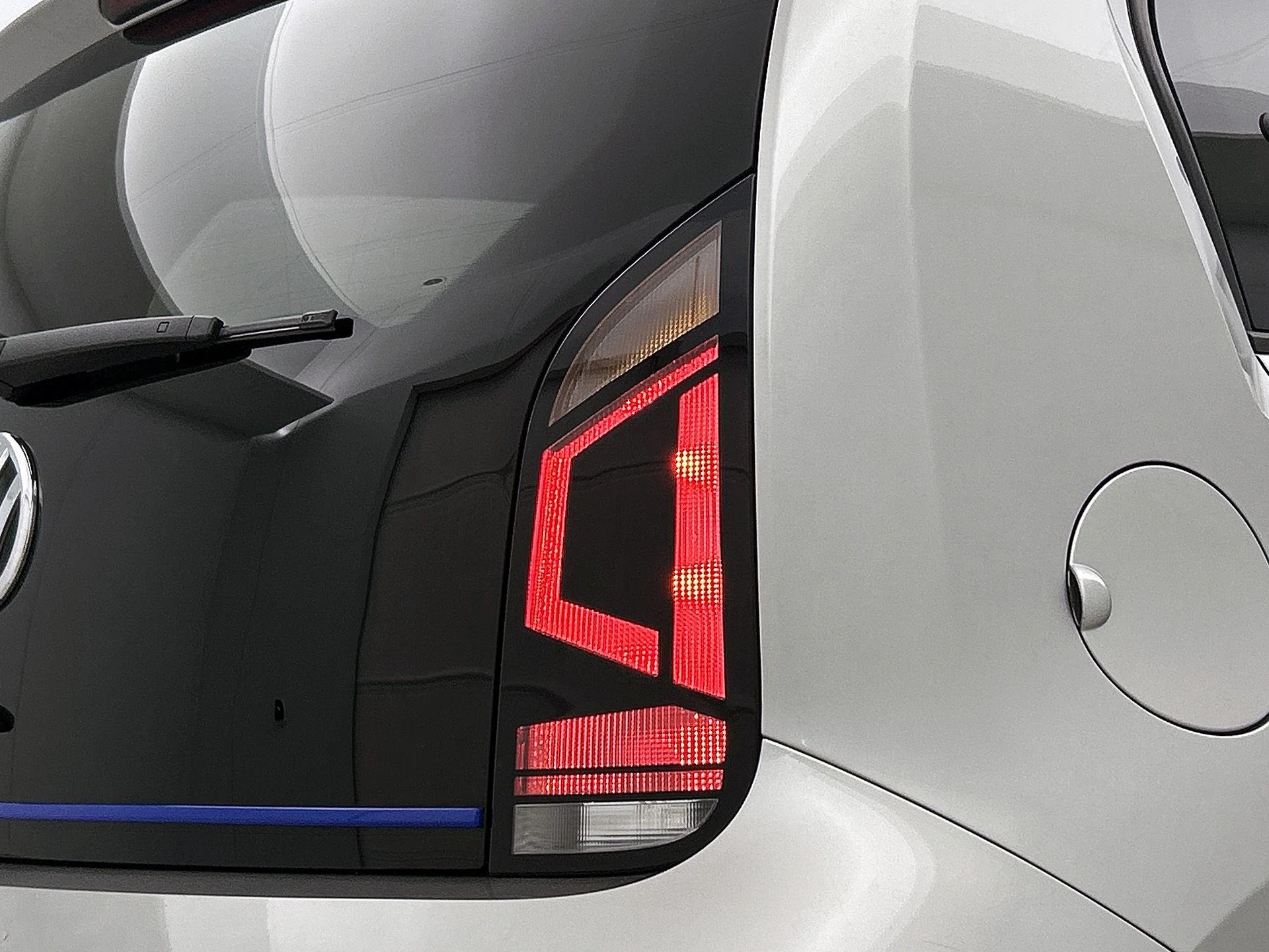 Volkswagen-e-up!-image-19