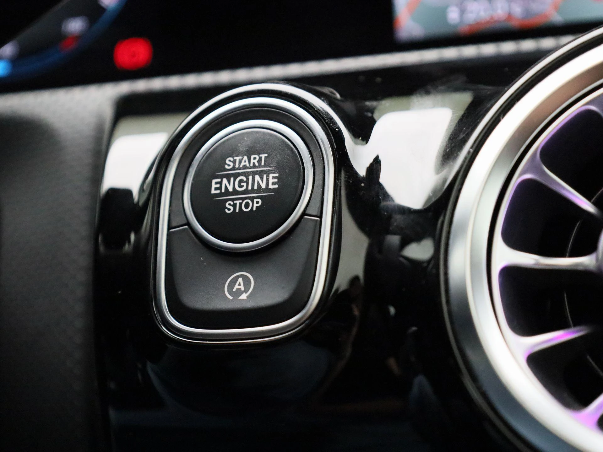 Mercedes-Benz-CLA-image-24