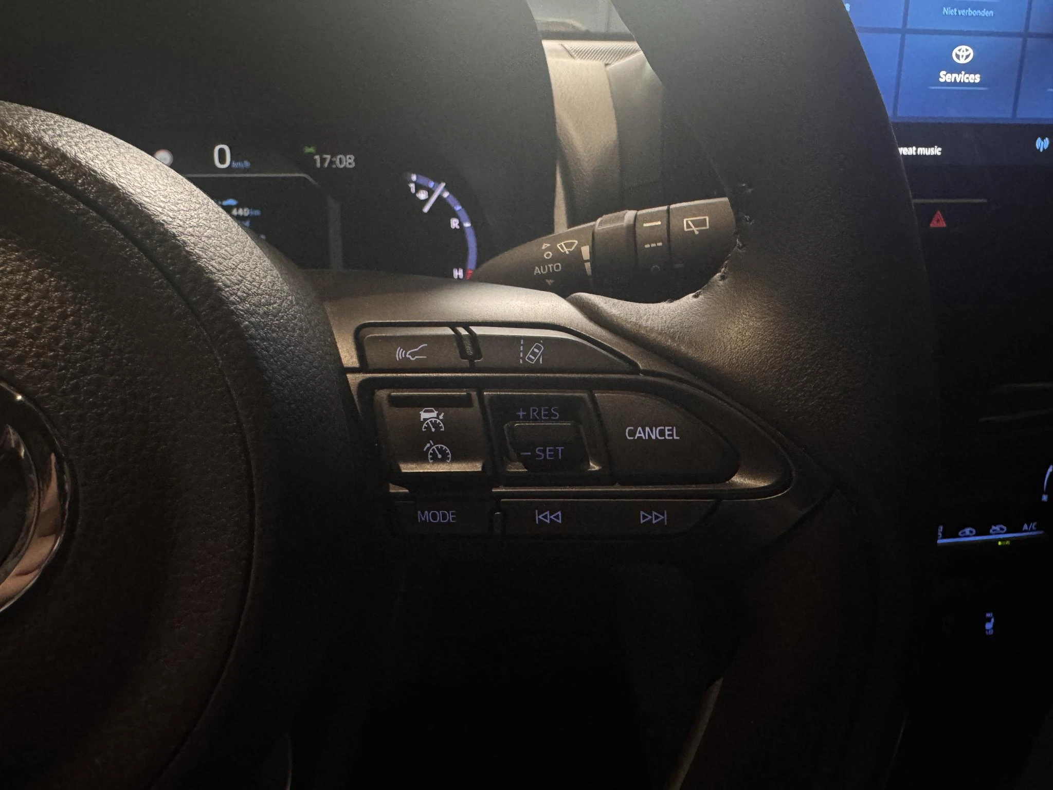 Toyota-Yaris Cross-image-17
