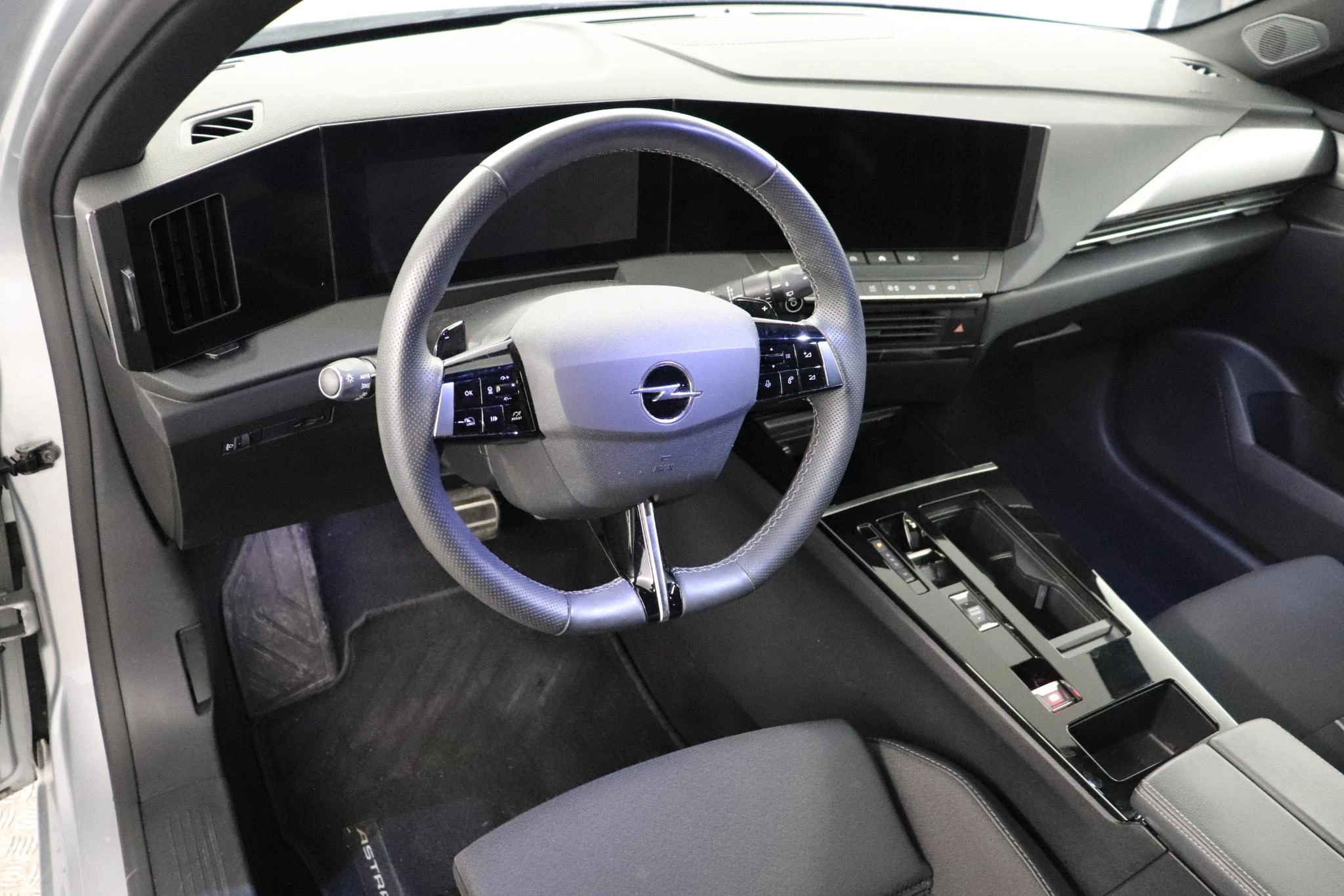 Opel-Astra-image-11