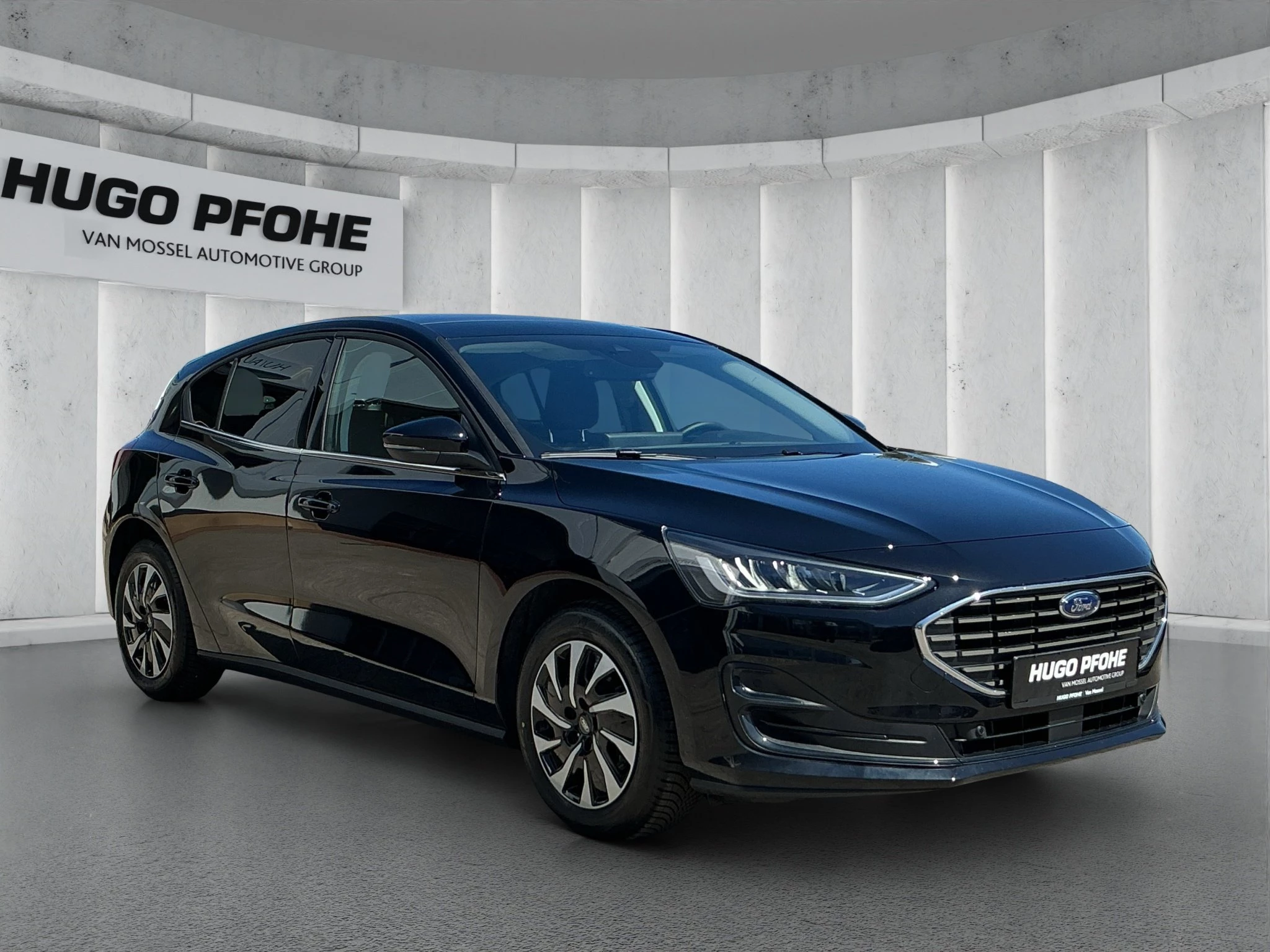 Ford Focus Titanium Edition Limousine Automatik & Panoramadach *HEZ Aktion*