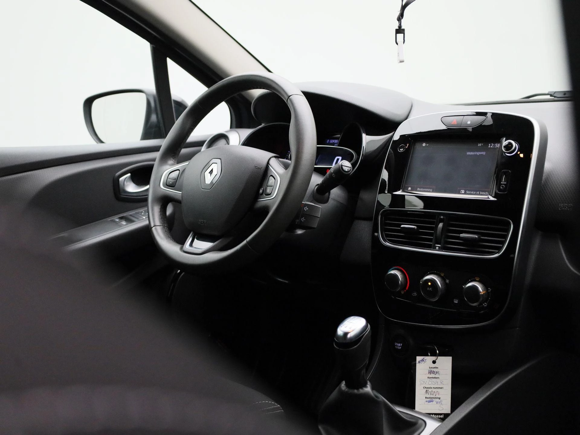 Renault-Clio-image-32