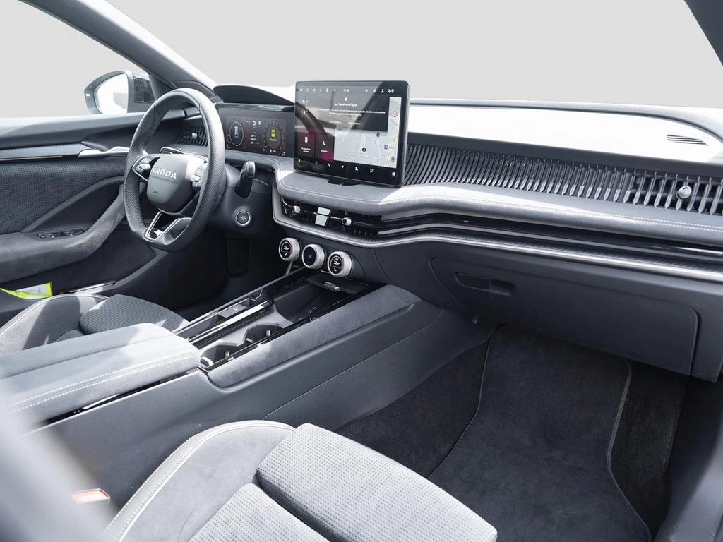 Škoda Superb Combi 2.0 TDI DSG Sportline AHK/Navi/RFK