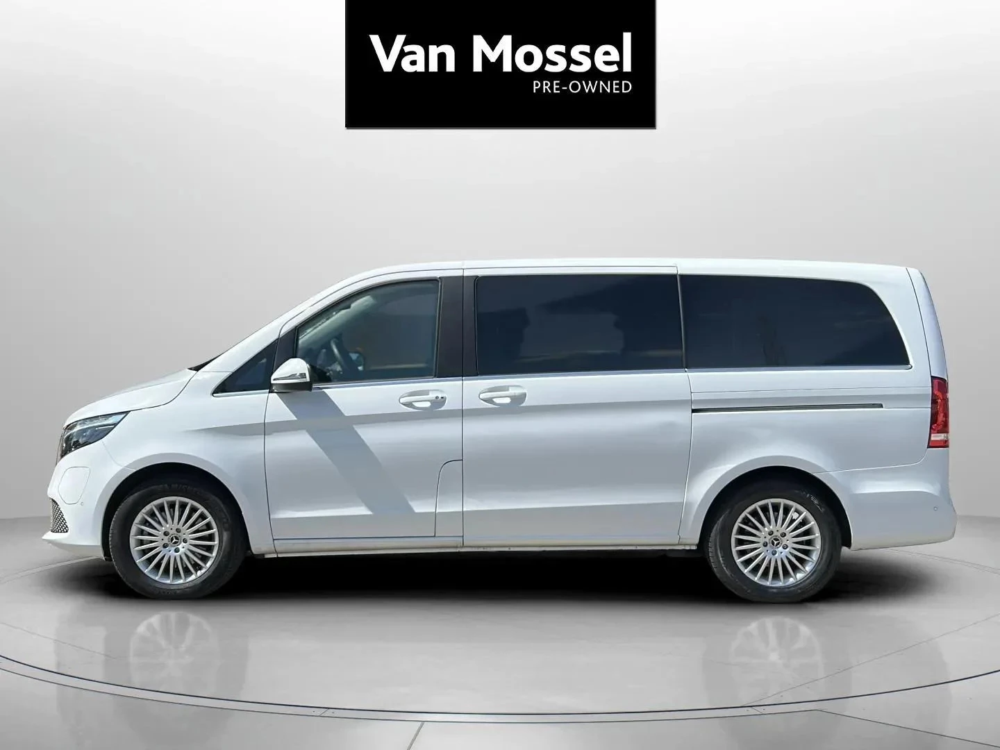 Mercedes-Benz-EQV-image-1