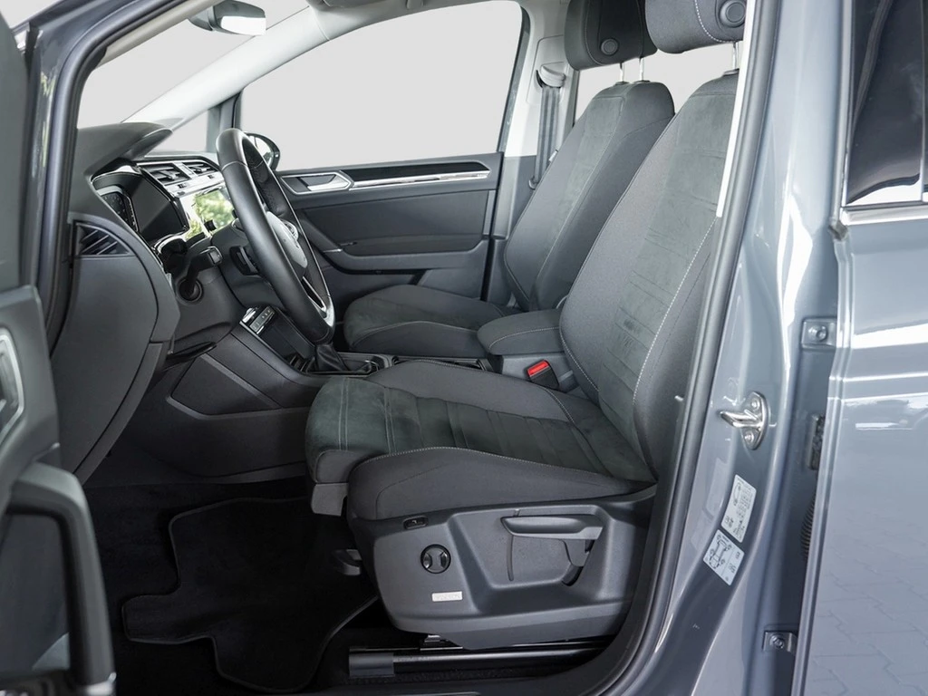 Volkswagen-Touran-image-18