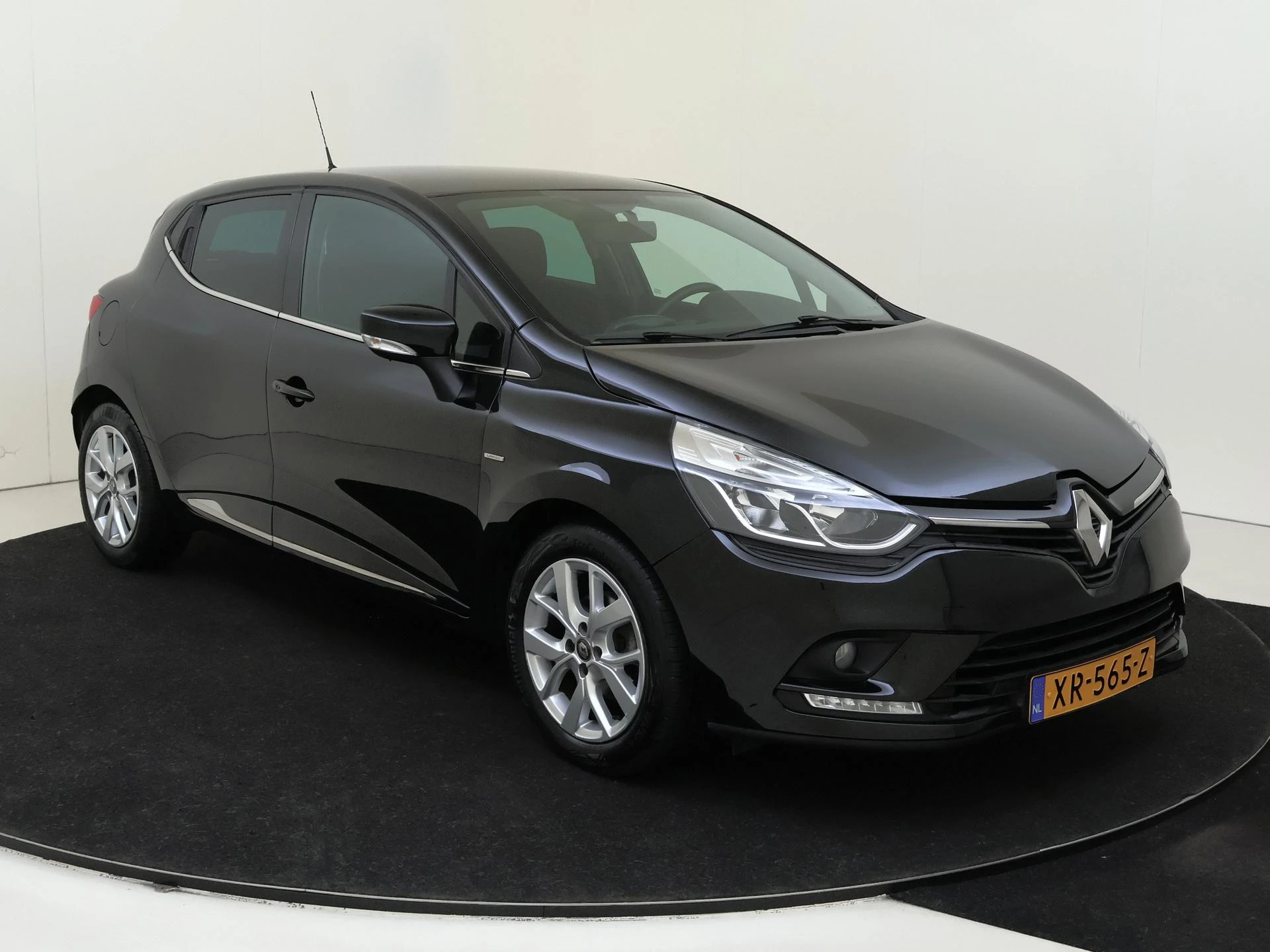 Renault-Clio-image-1