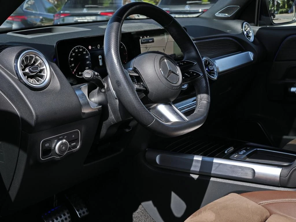 Mercedes-Benz-GLB 220 d-image-8