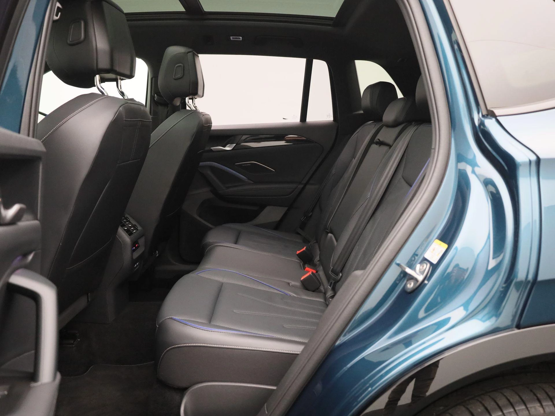 Volkswagen-Tiguan-image-11
