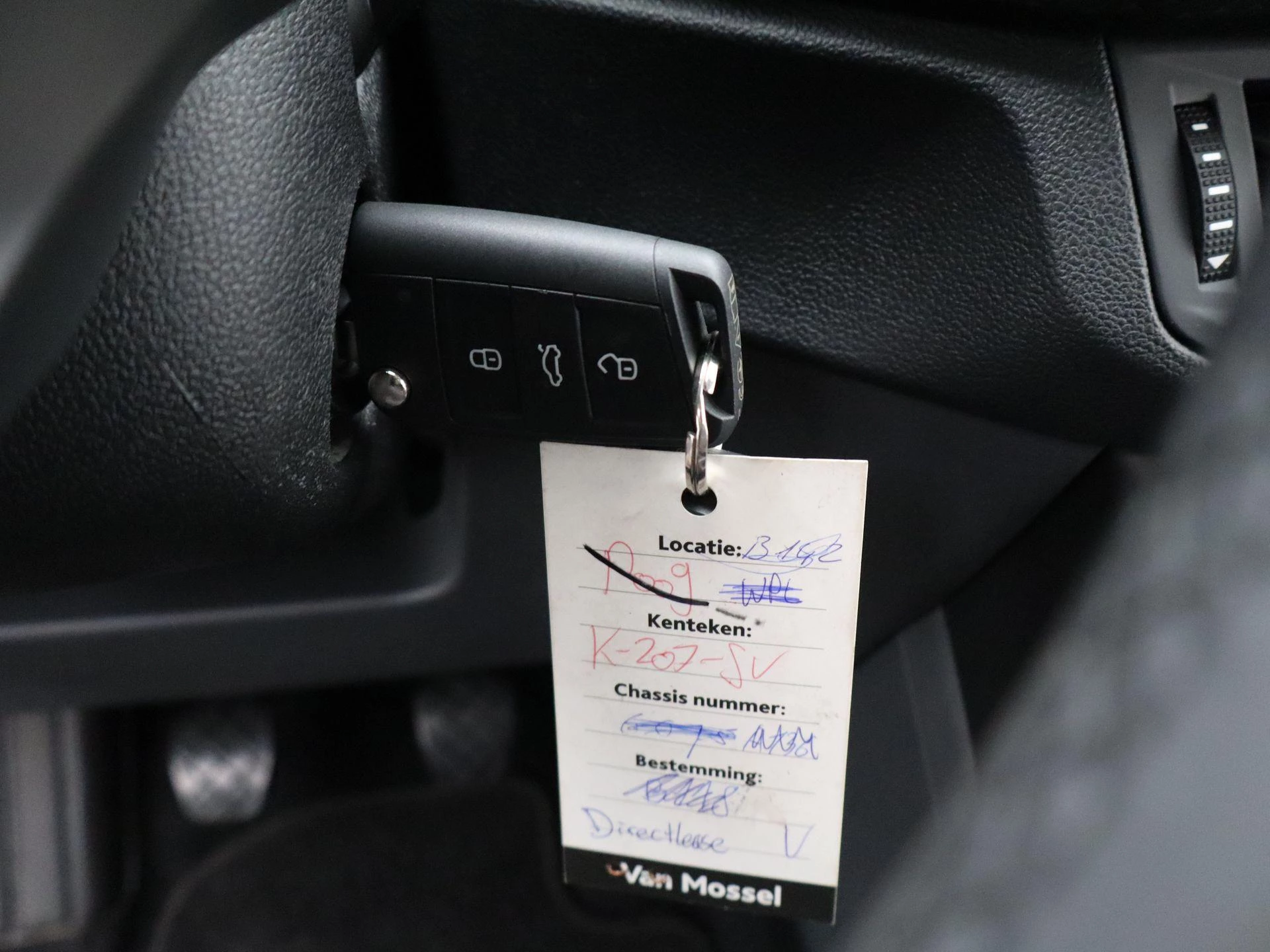 Volkswagen-T-Cross-image-21