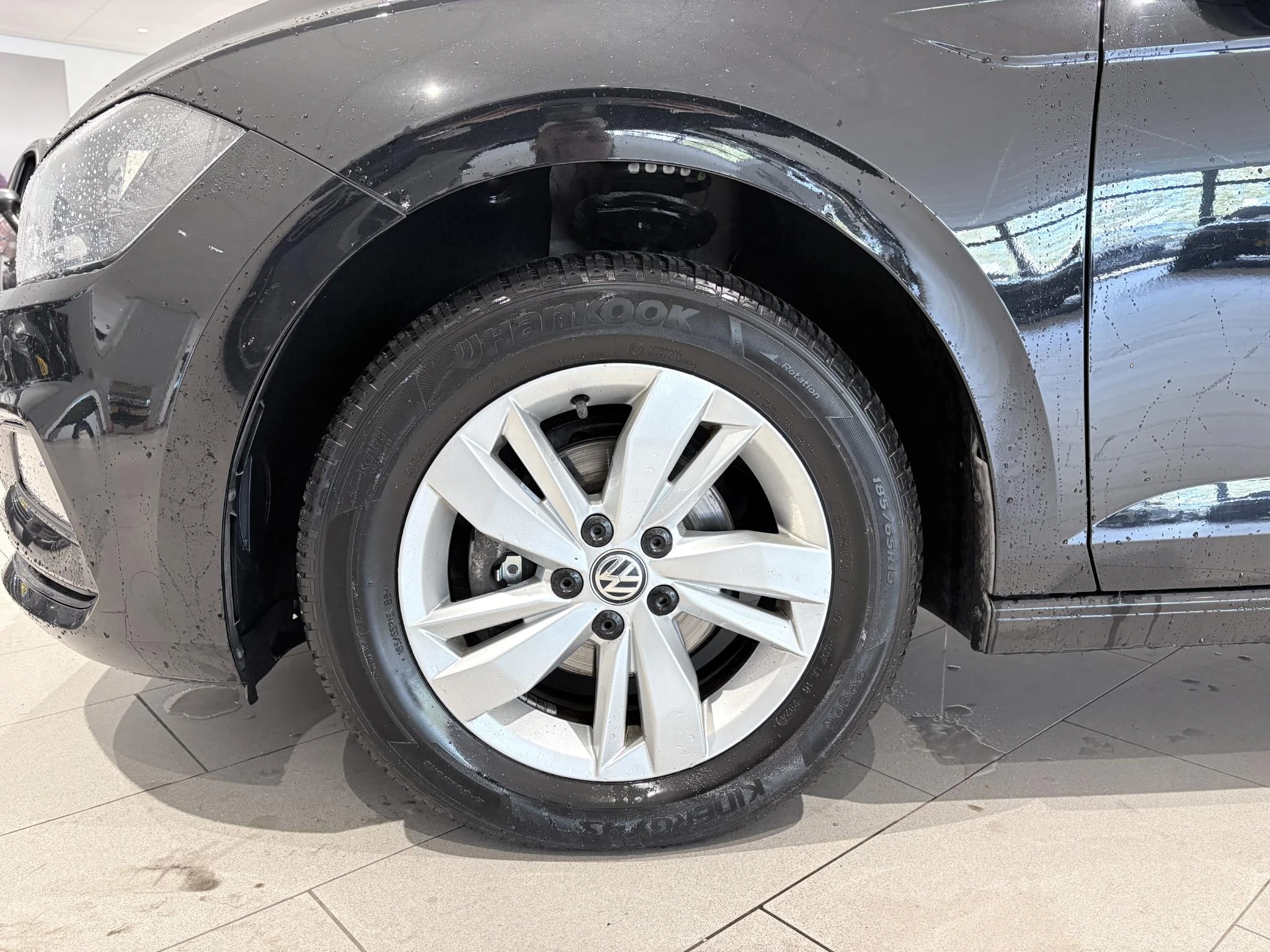 Volkswagen-Polo-image-1