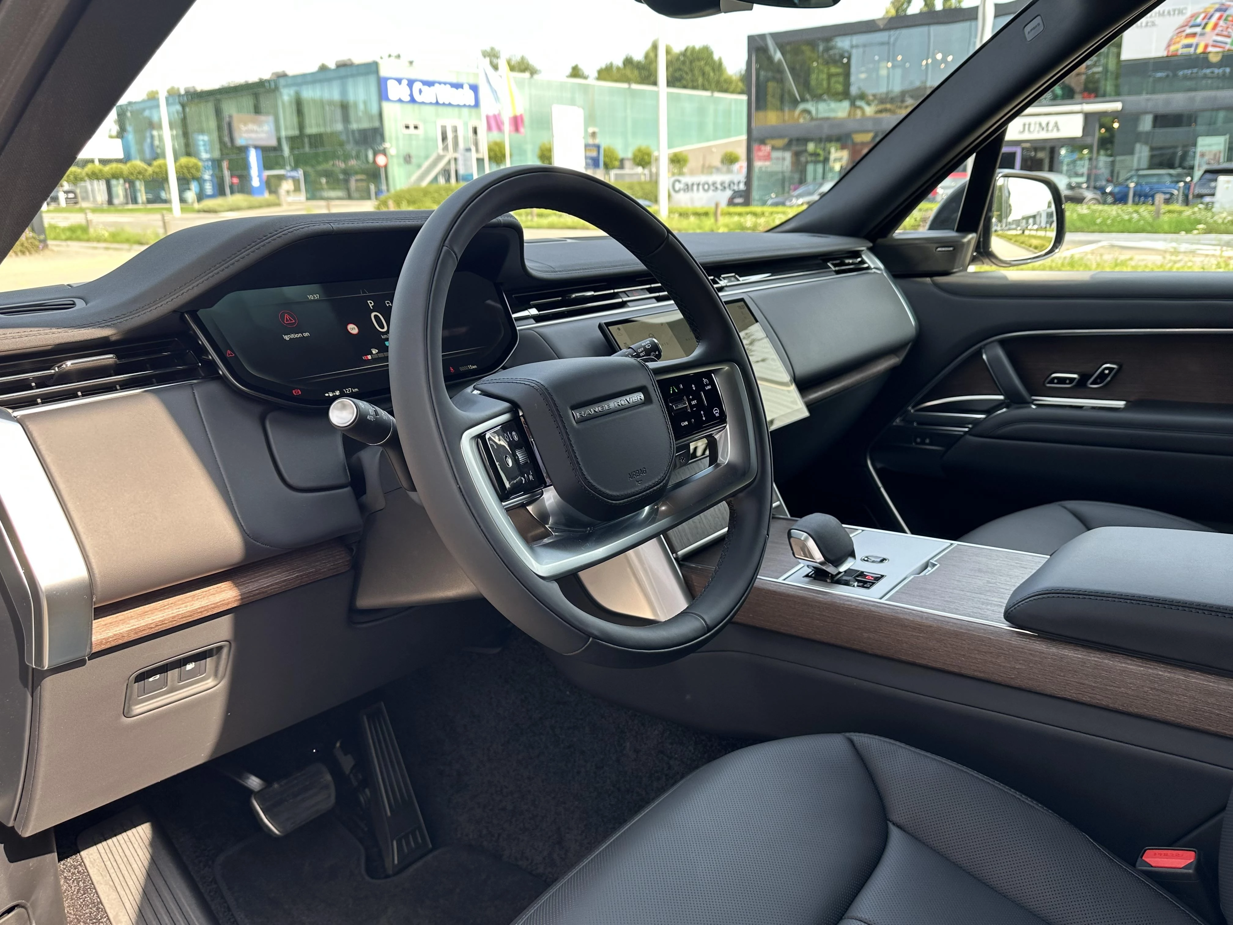 Land Rover-Range Rover-image-27