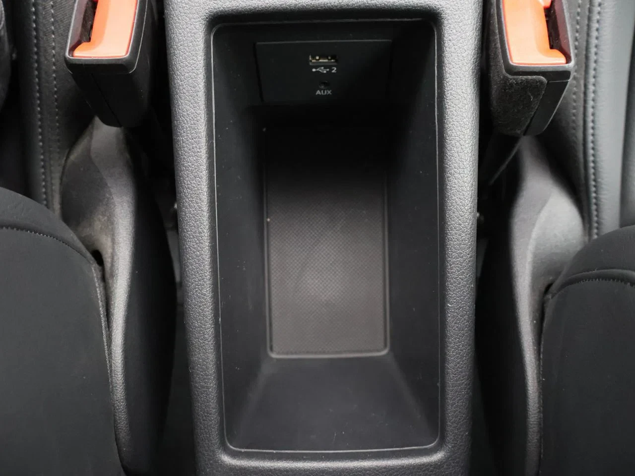 Audi Q2 Audi Q2 Business Edition Advanced 35TFSI 150PK *AUTOMAAT*LEDER*TREKHAAK*CRUISE*PDC*CAMERA*NAVI*VIRTUAL COCKPIT*...*