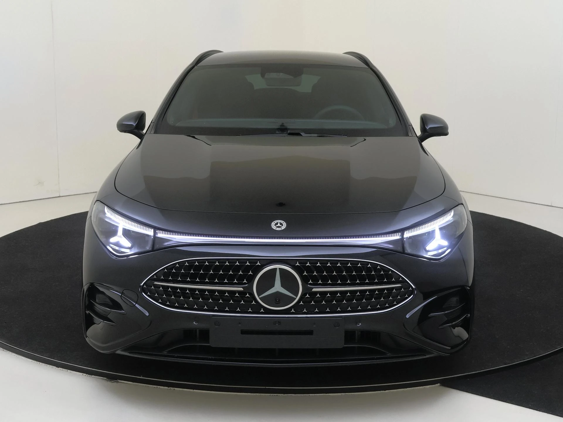 Mercedes-Benz-CLA-image-4