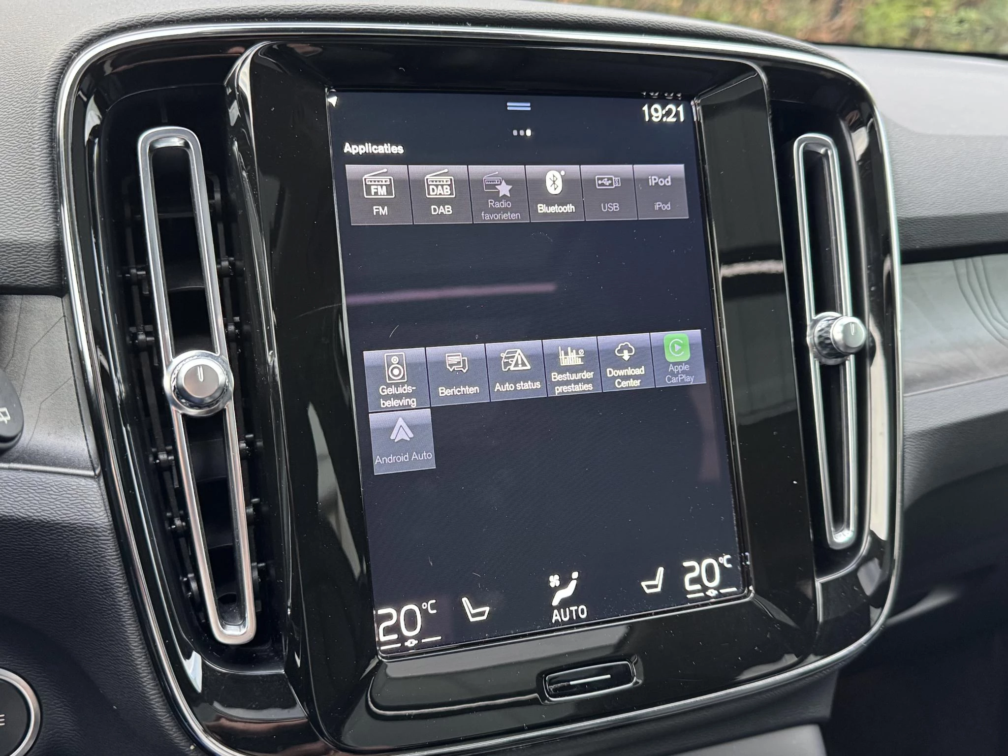 Volvo-XC40-image-22