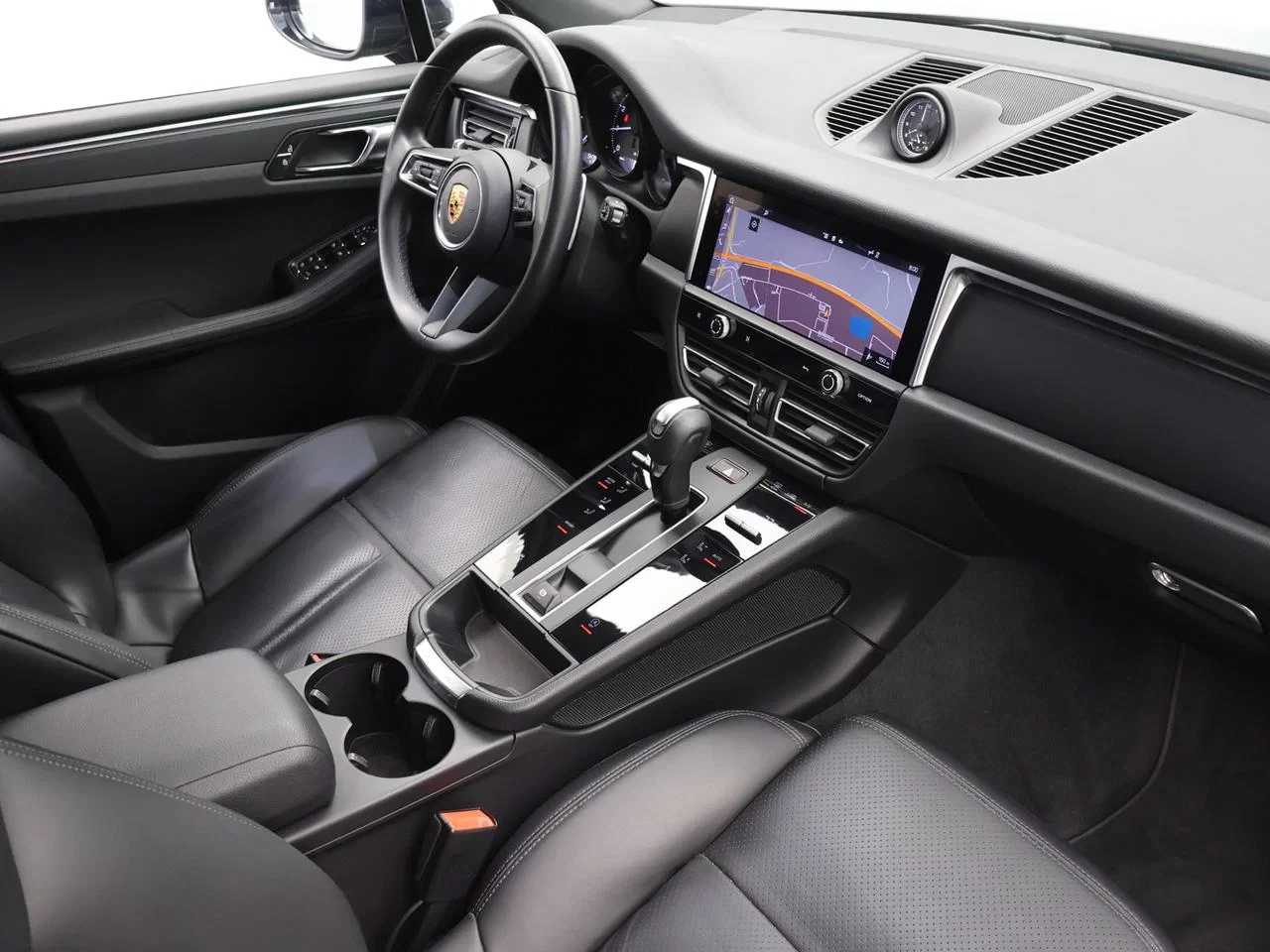 Porsche-Macan-image-8