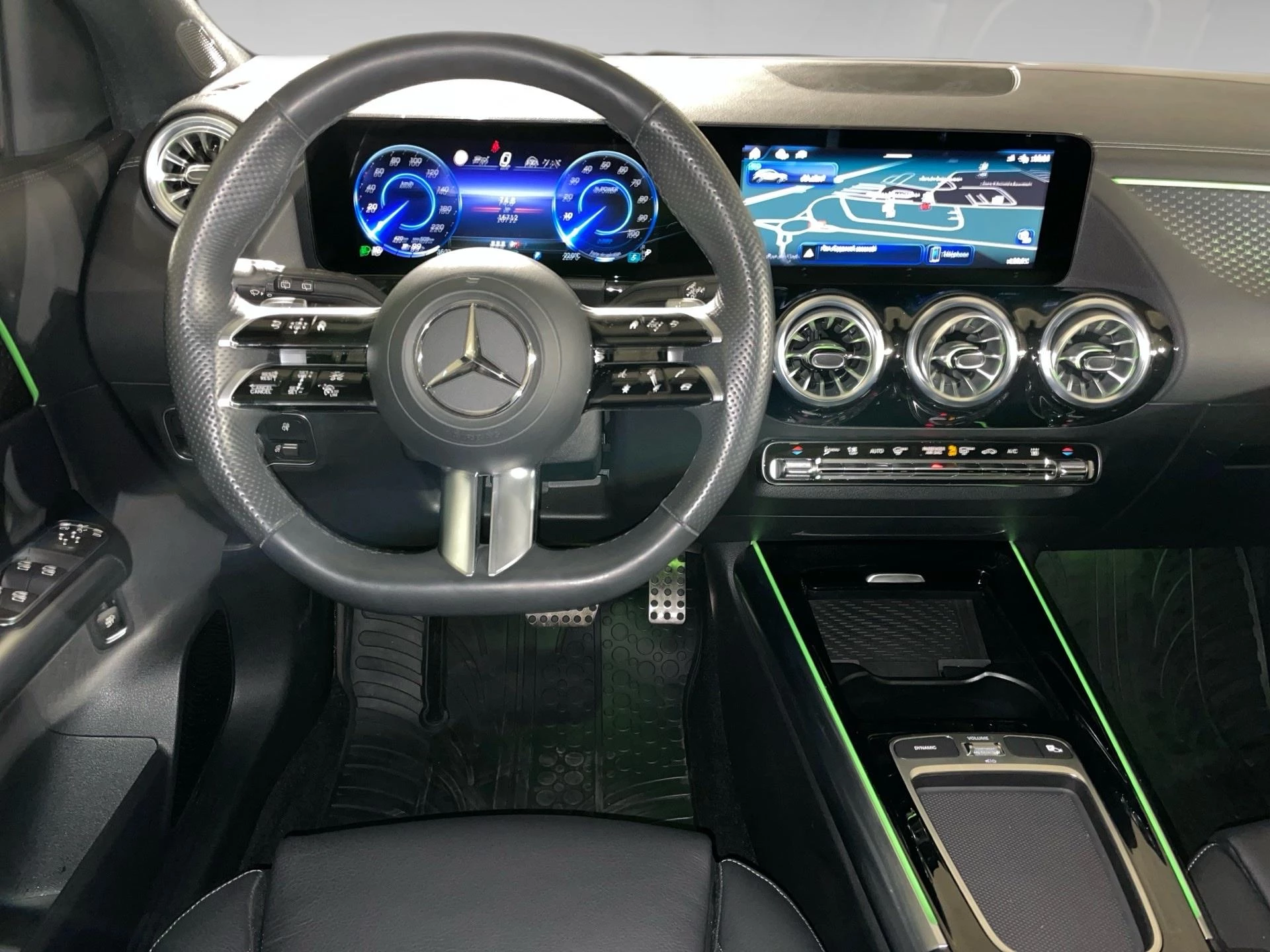 Mercedes-Benz-EQA-image-5