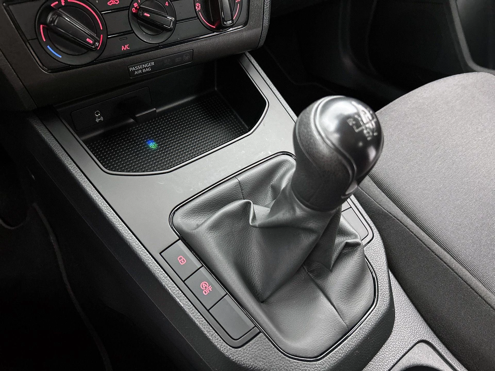 SEAT-Arona-image-12