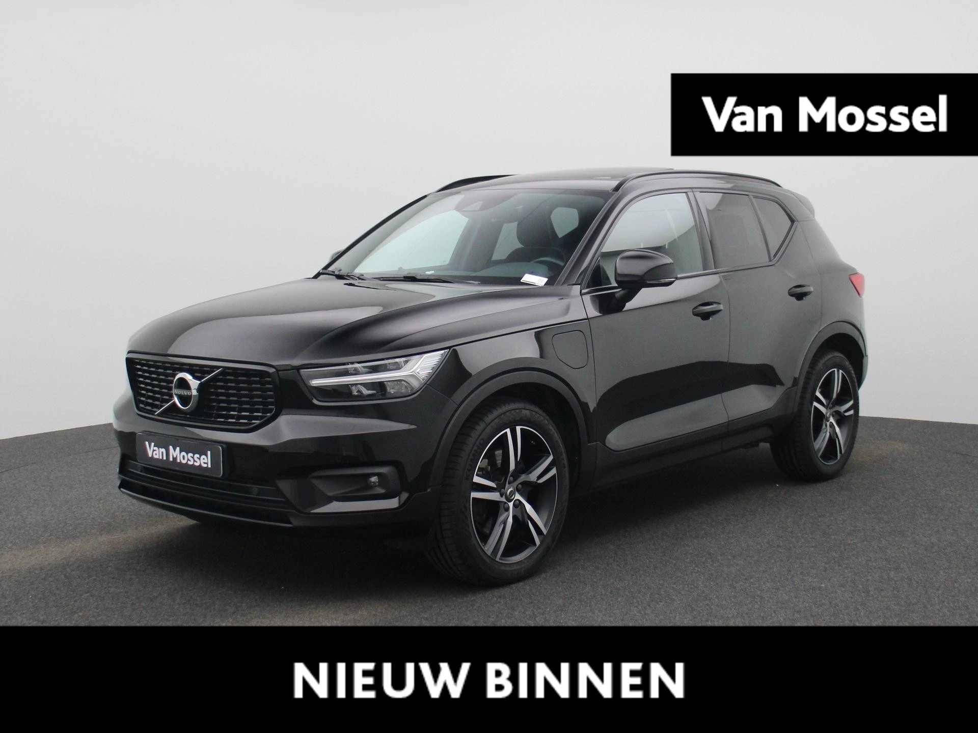Volvo-XC40-image-0