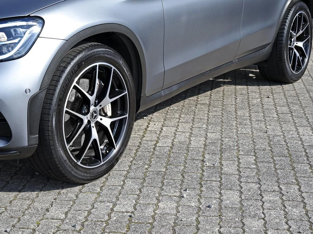 Mercedes-Benz-GLC 200-image-6