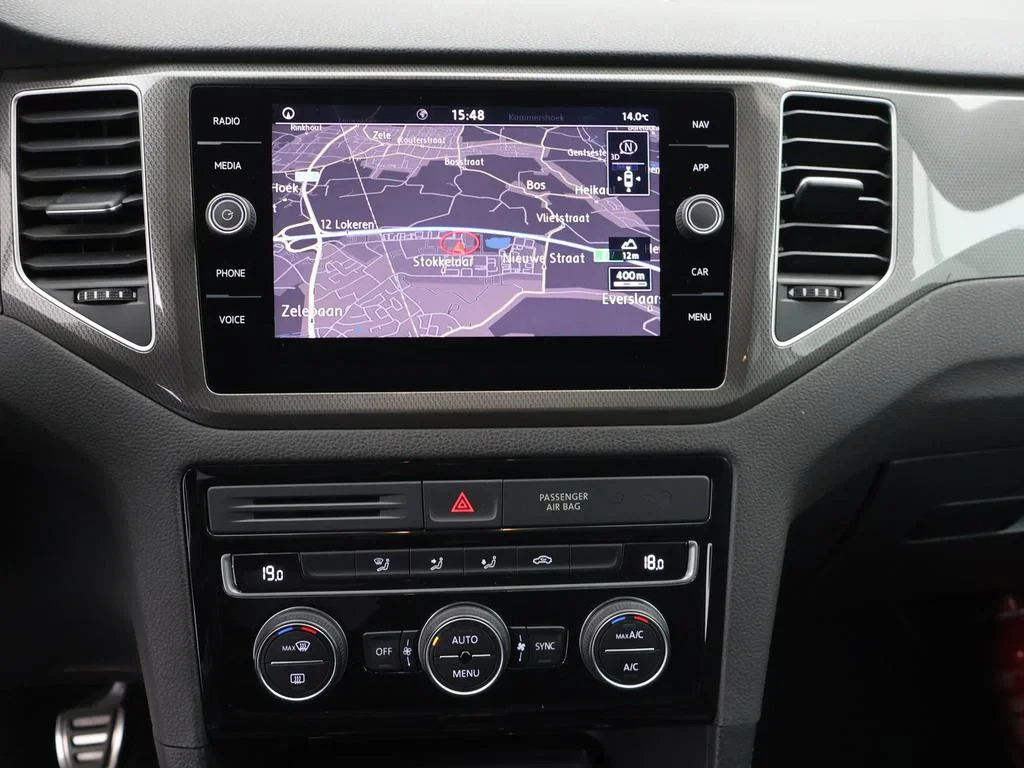 Volkswagen-Golf Sportsvan-image-15