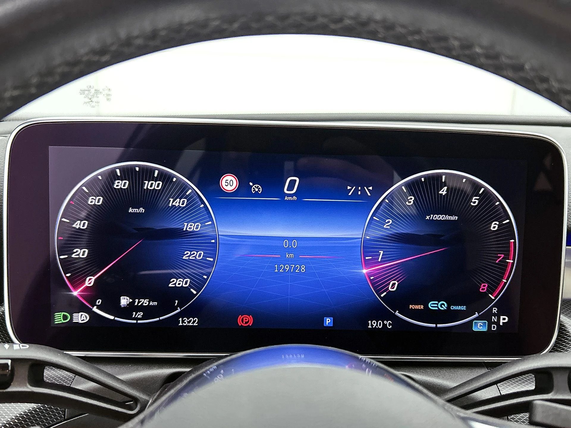 Mercedes-Benz-C-Klasse-image-10