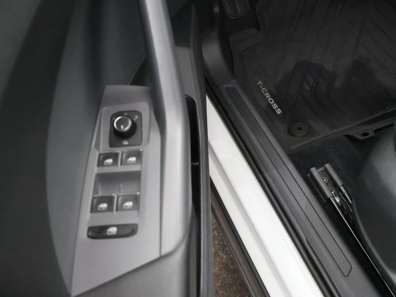 Volkswagen-T-Cross-image-16