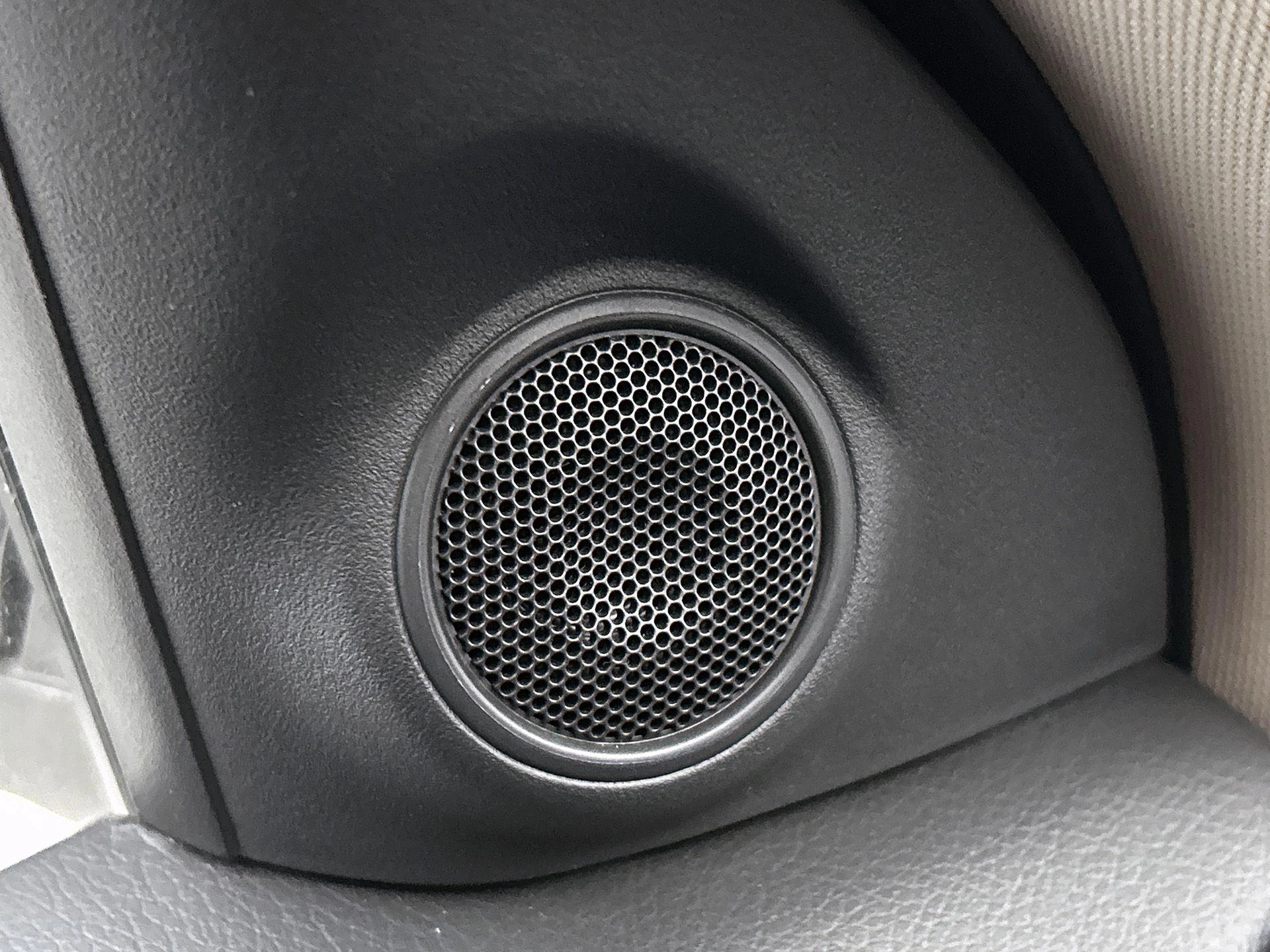 Mitsubishi-Outlander-image-11