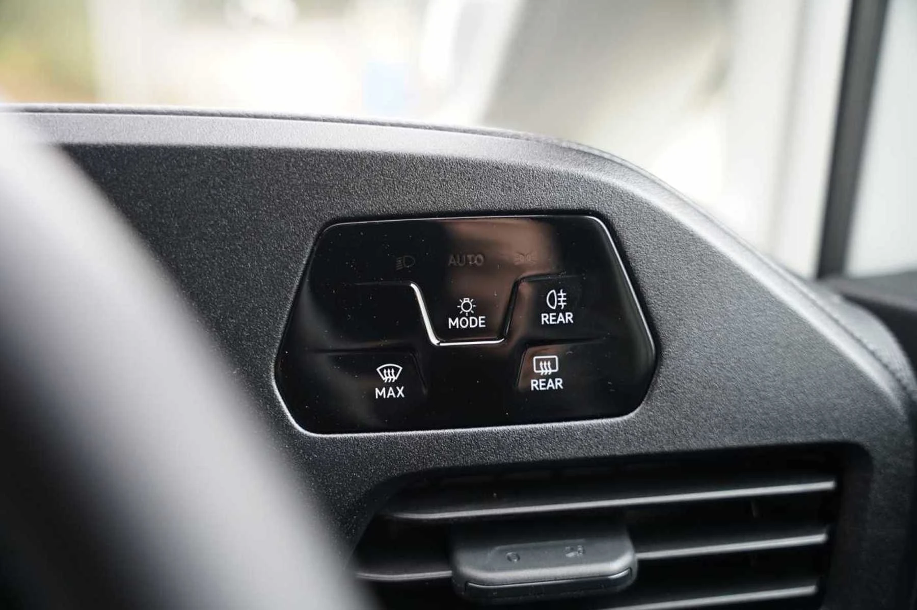 Volkswagen-Caddy-image-17