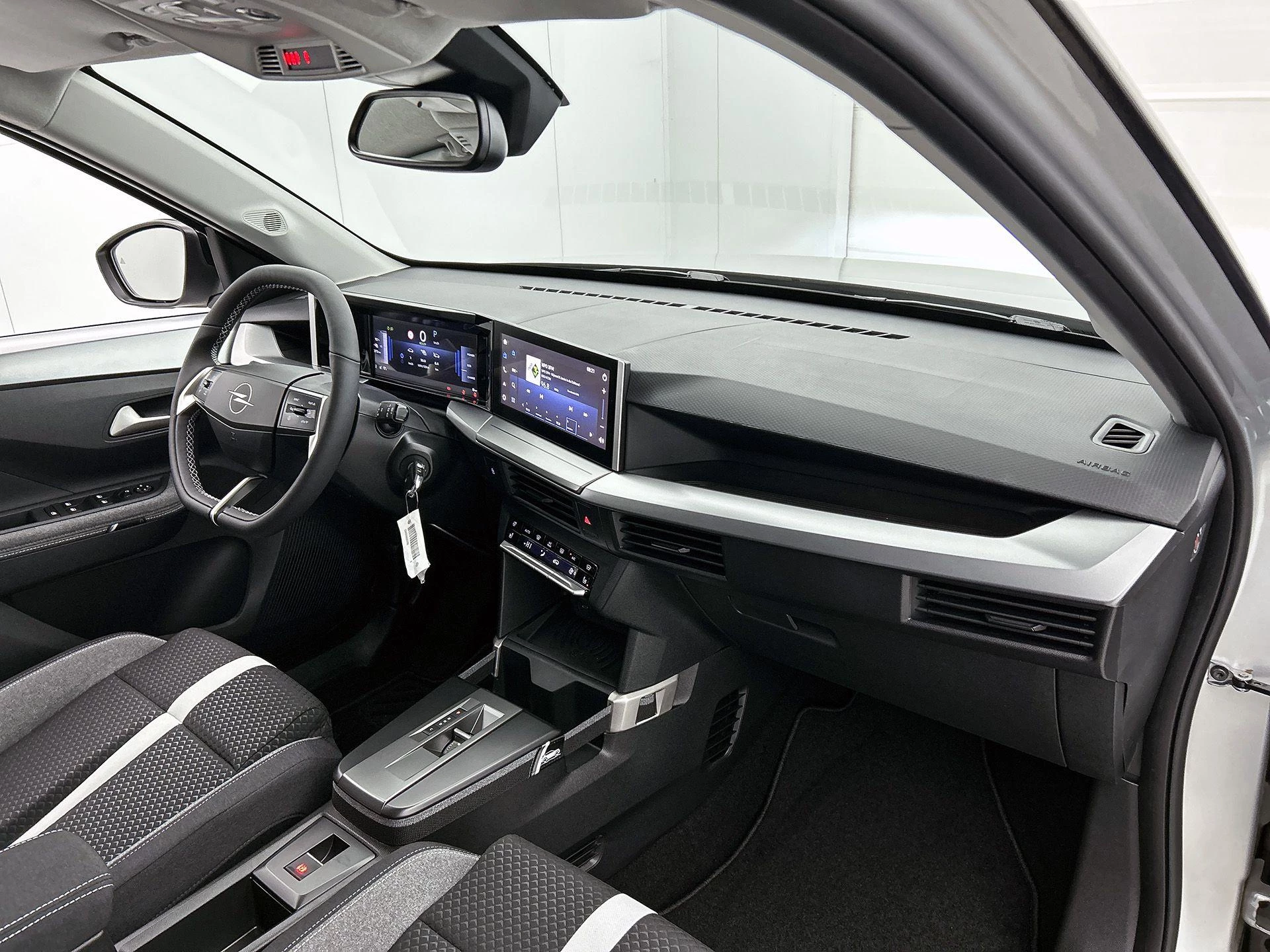 Opel-Frontera-image-19