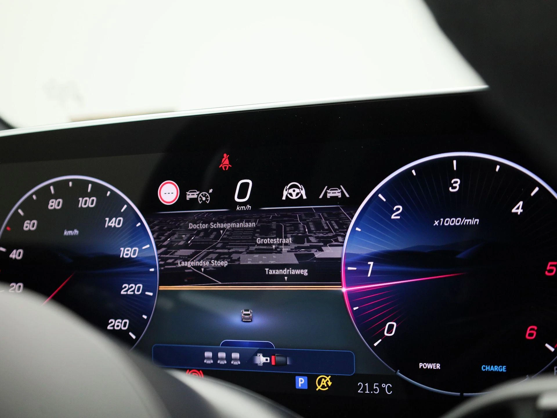 Mercedes-Benz-GLC-image-19